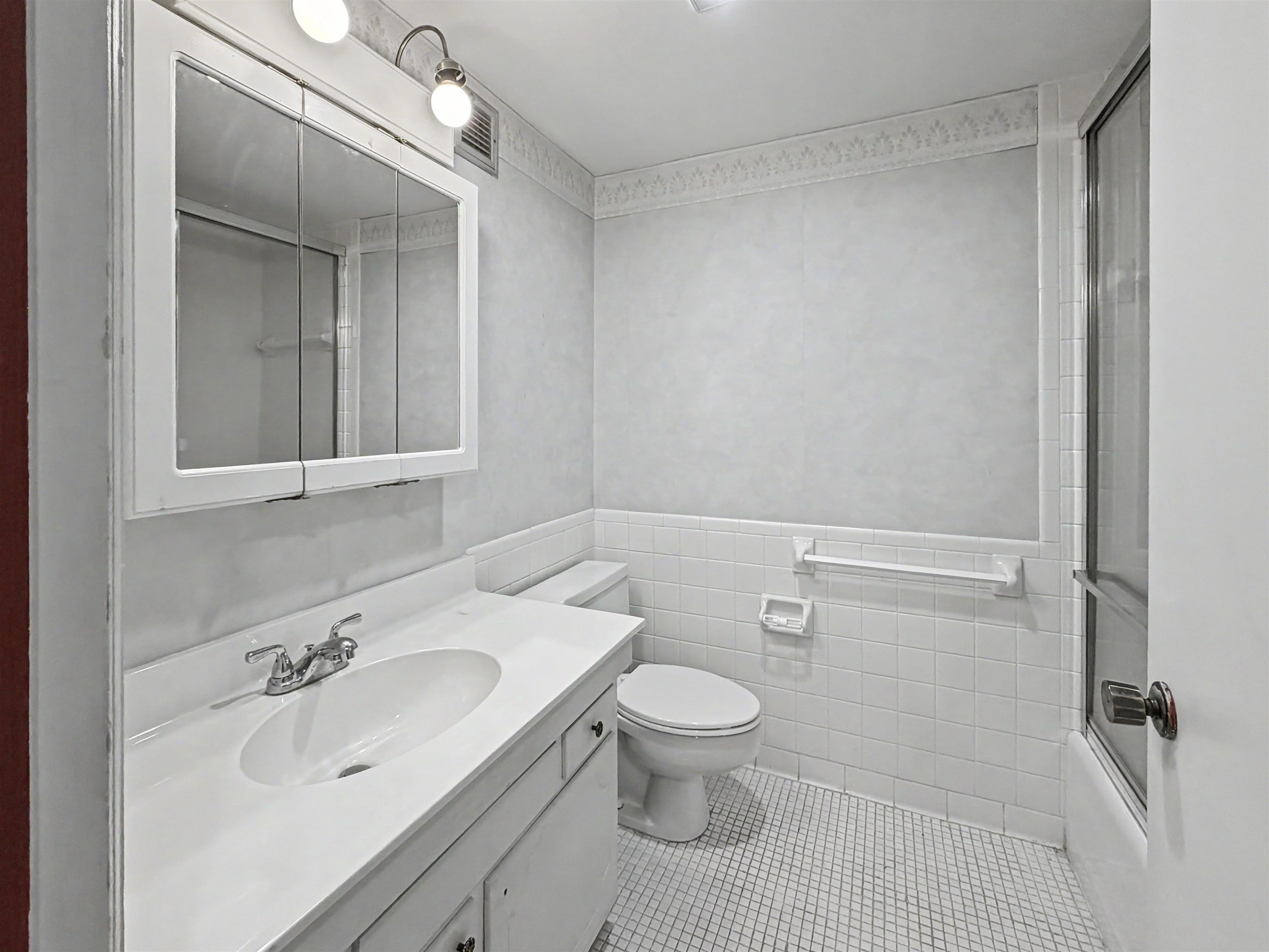 475 N Highland St 7j Property Photo 12