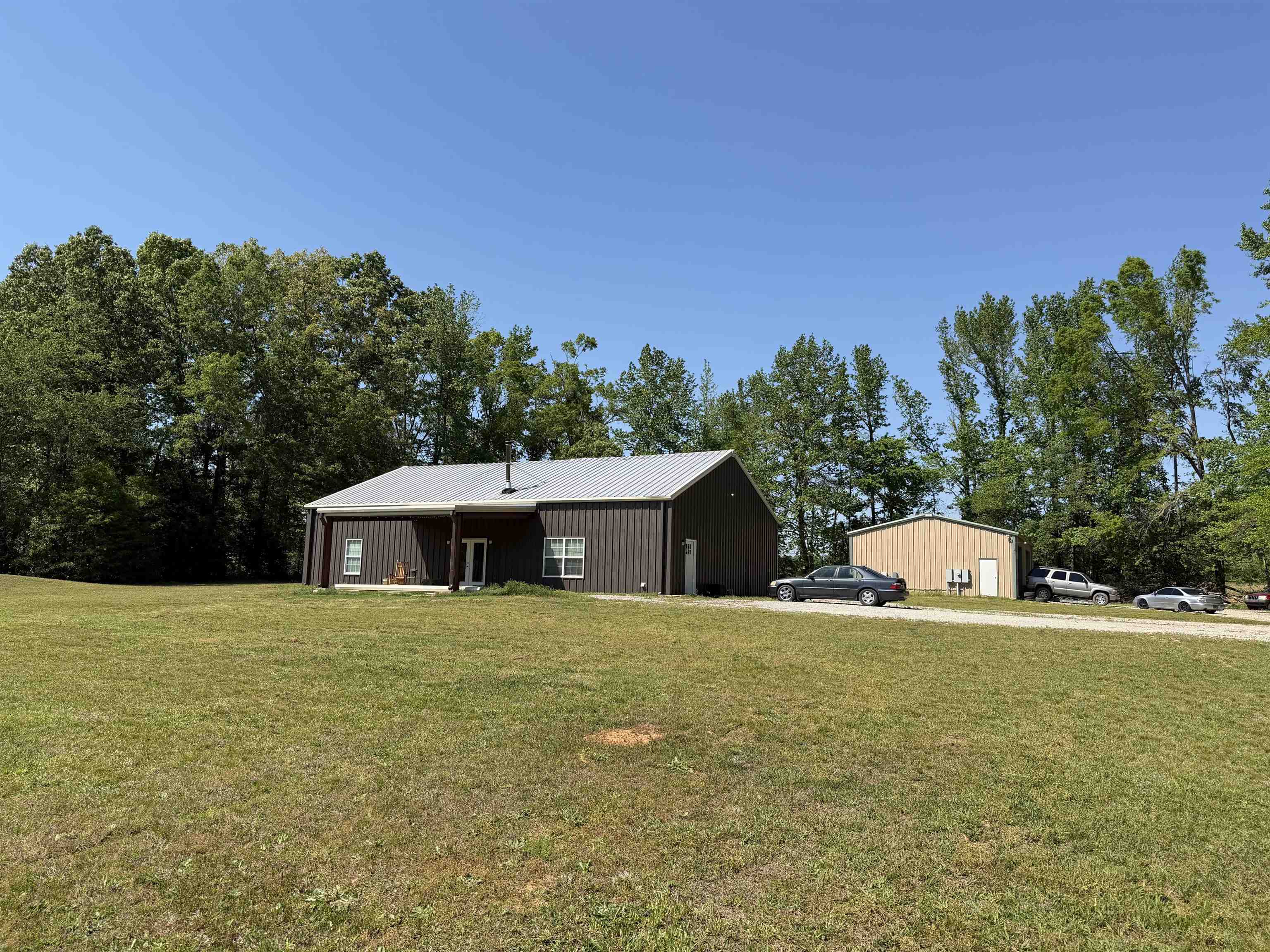 710 Harlon Iron Rd Property Photo 2