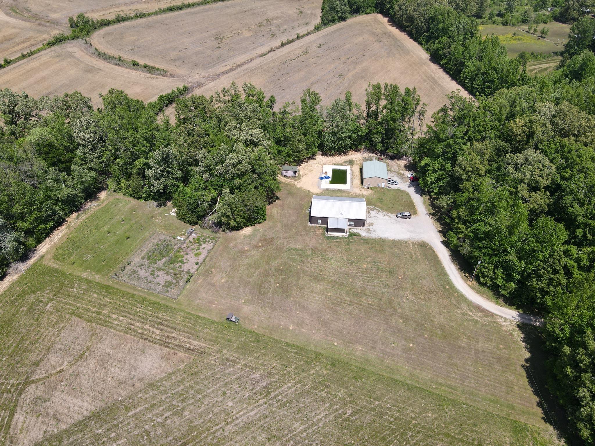 710 Harlon Iron Rd Property Photo 6