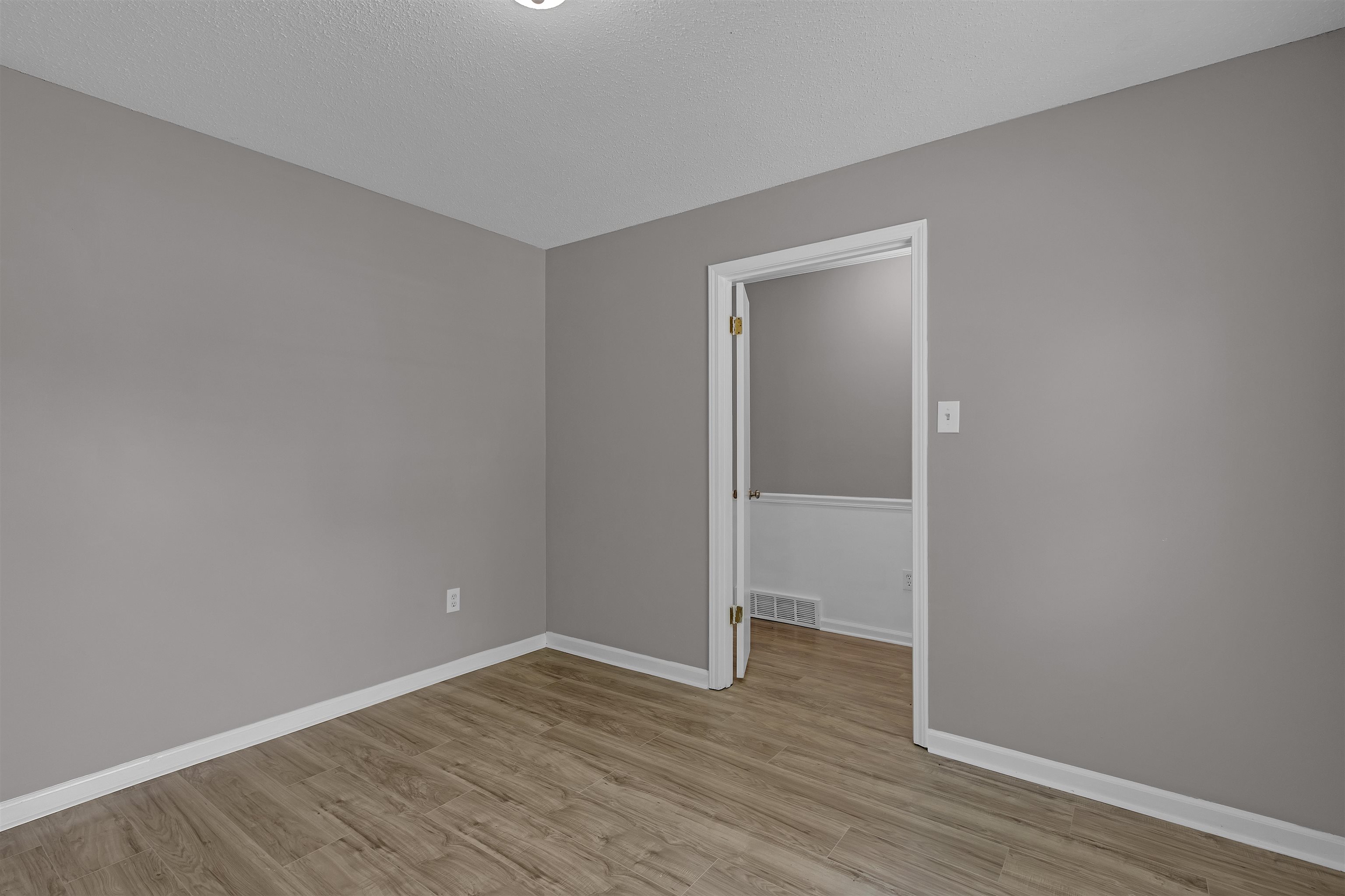 4022 Chinaberry Cv Property Photo 6