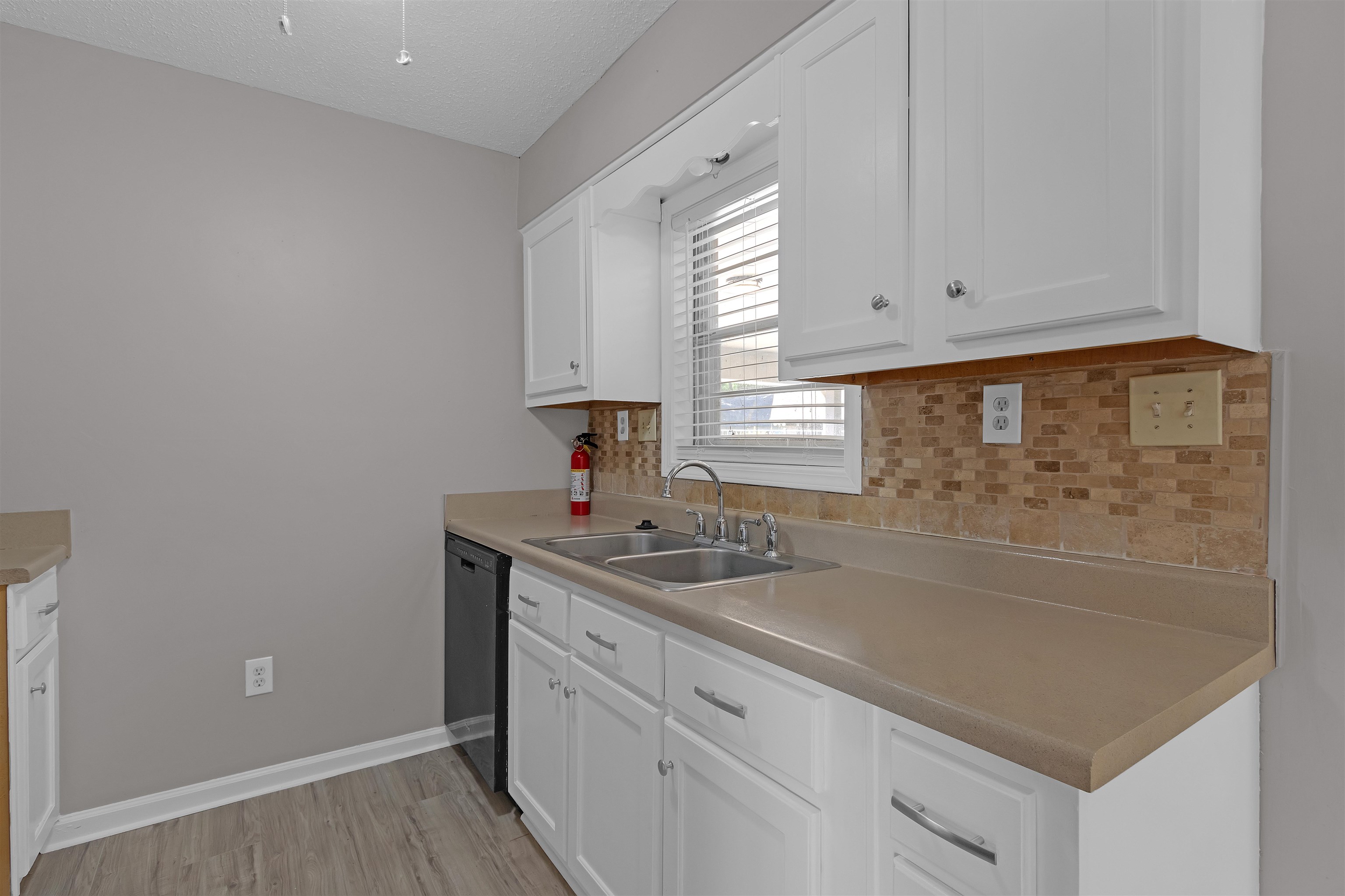 4022 Chinaberry Cv Property Photo 11