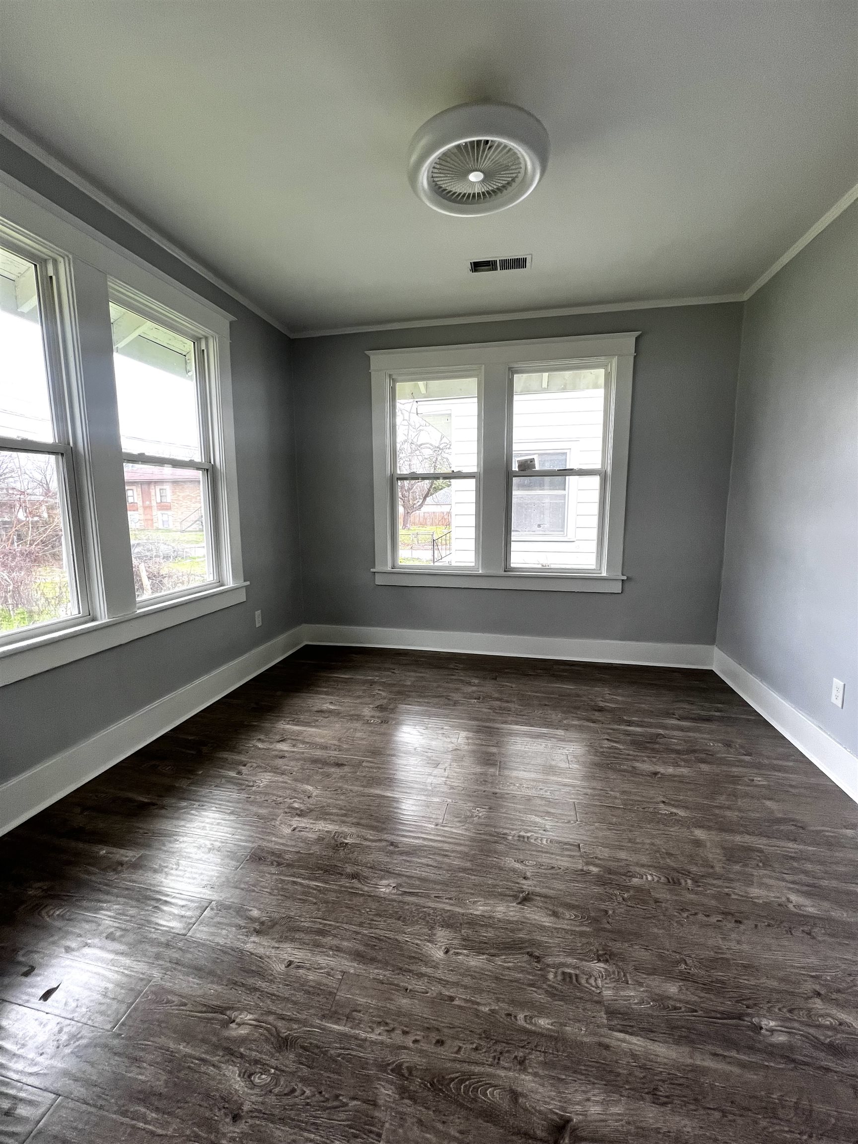 1052 Faxon Ave Property Photo 18