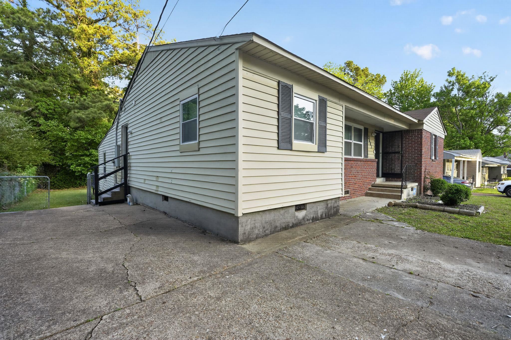 3603 England St Property Photo 5