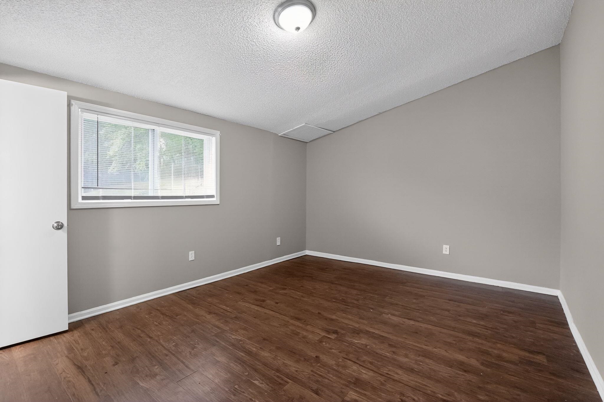 4286 Tonawanda St Property Photo 27