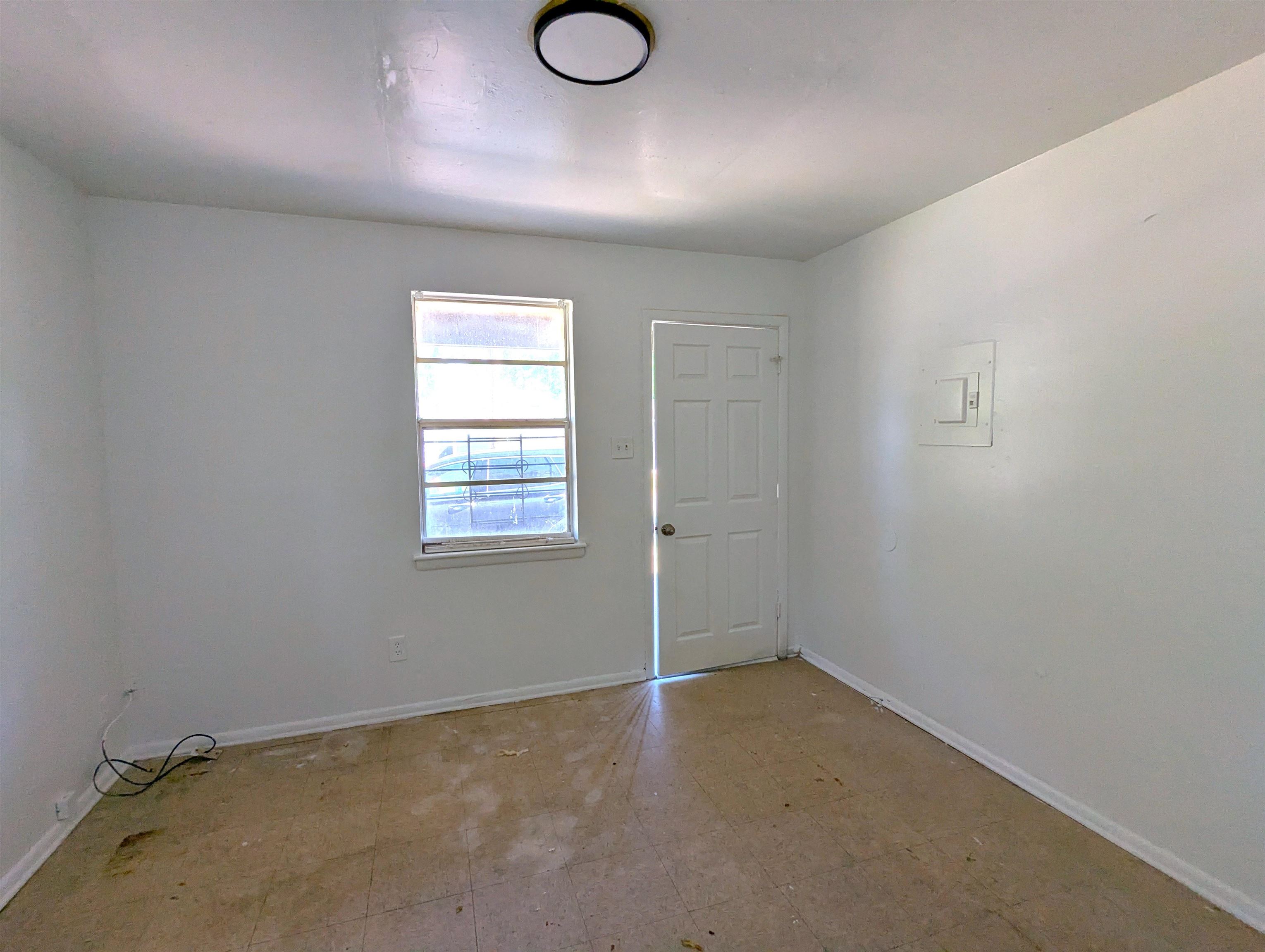 2161 Howell Ave Property Photo 2