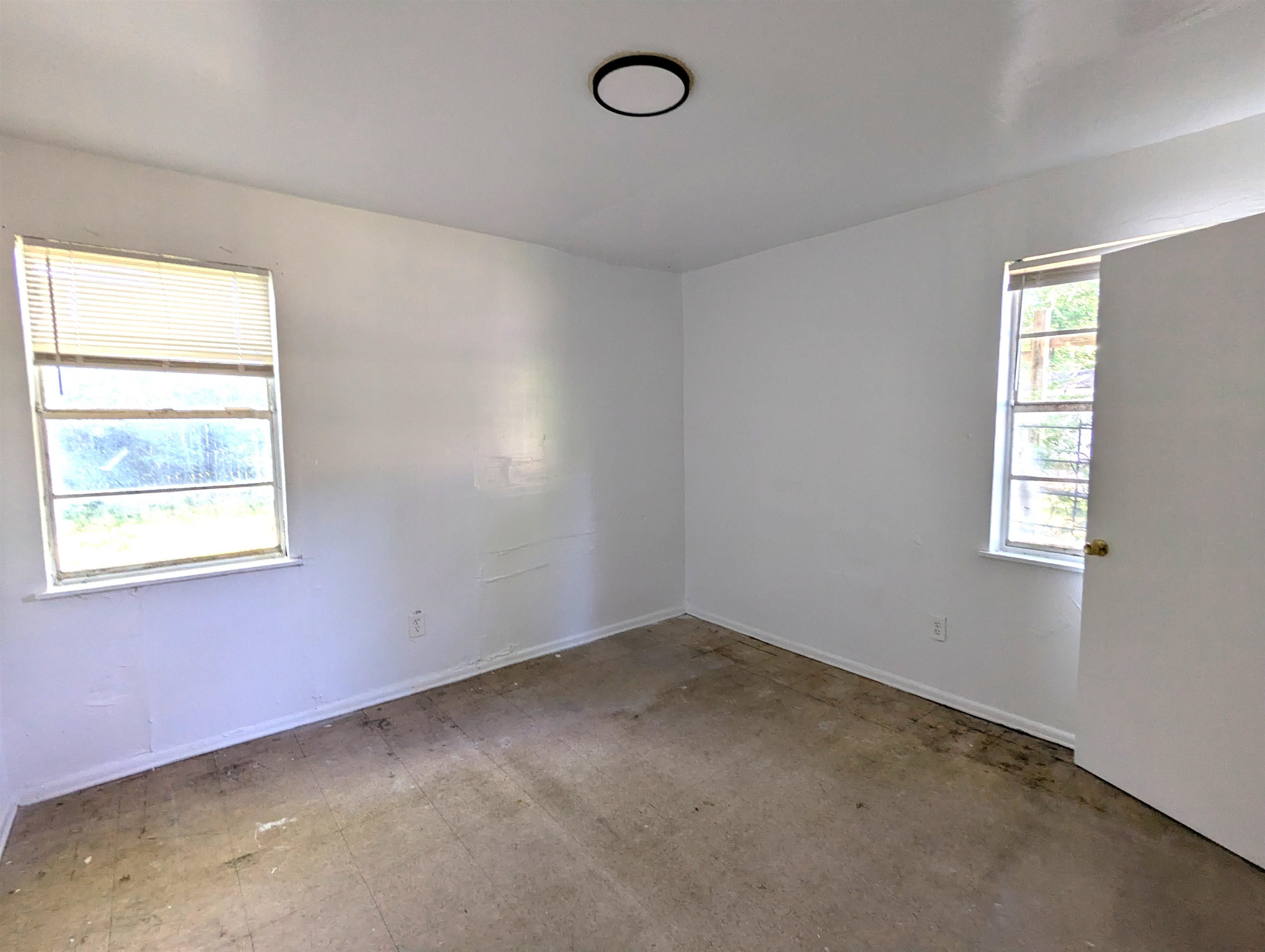 2161 Howell Ave Property Photo 6