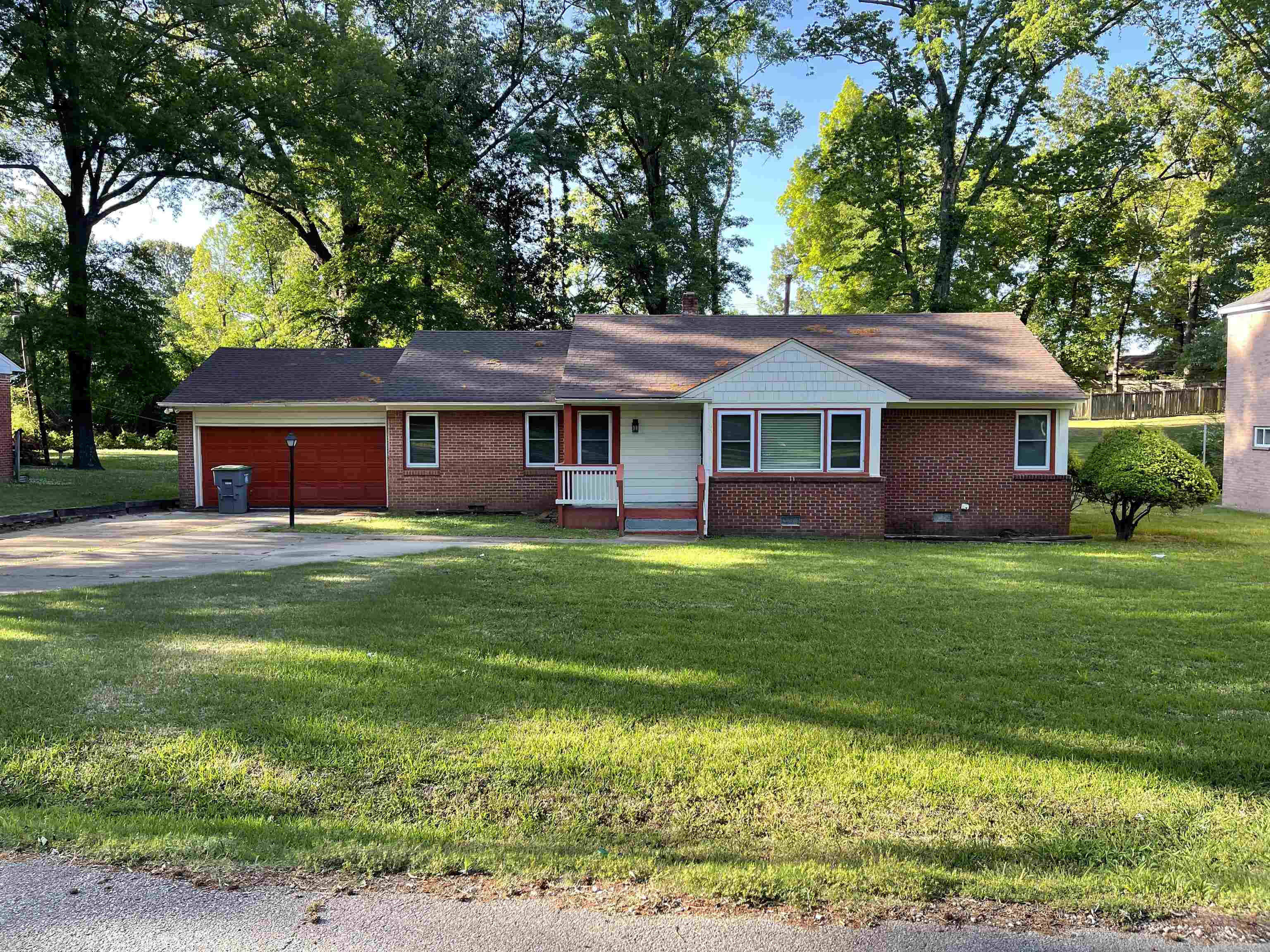 895 Enfield Rd Property Photo 1