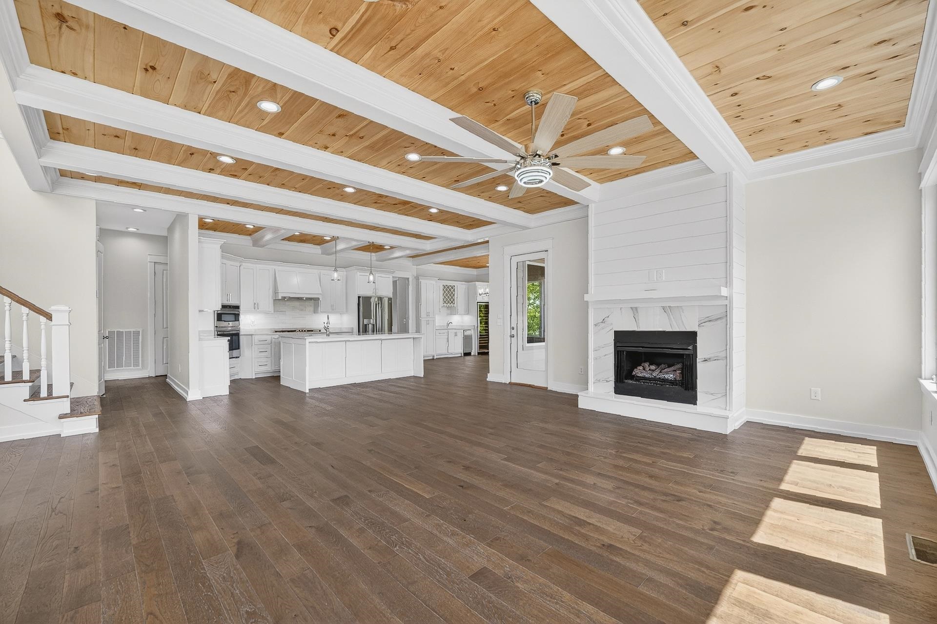 205 Pioneer Trl Property Photo 5