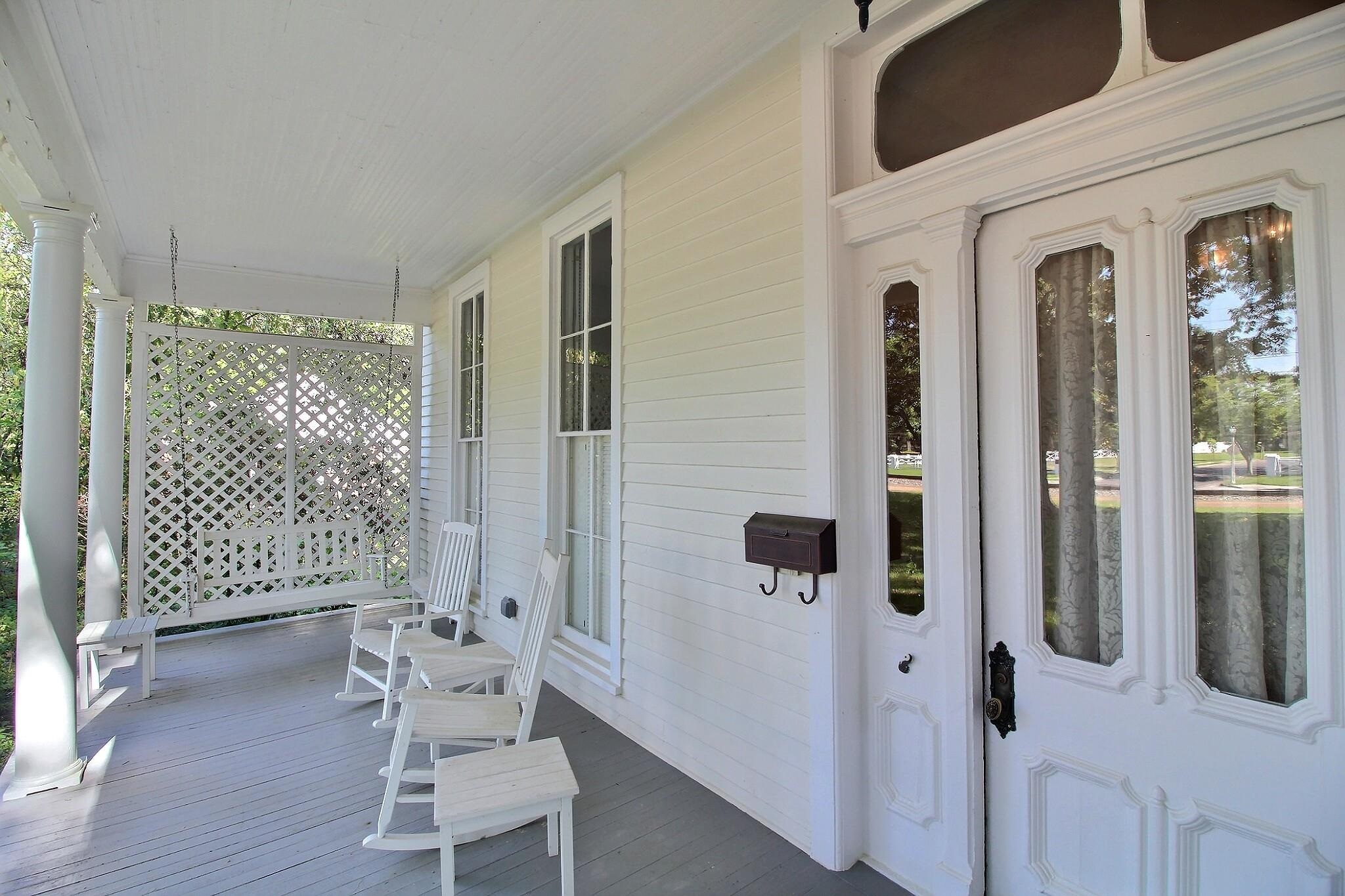 348 N Rowlett St Property Photo 2