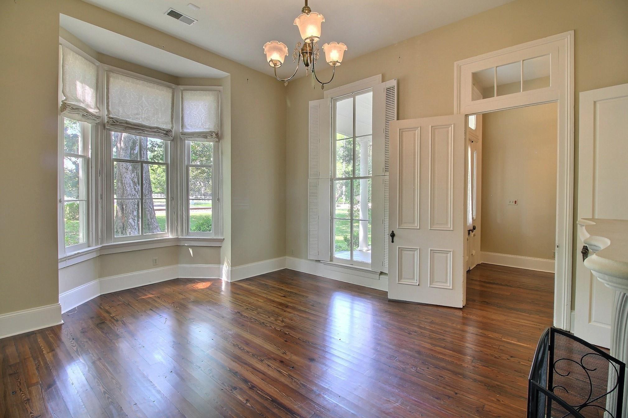 348 N Rowlett St Property Photo 9