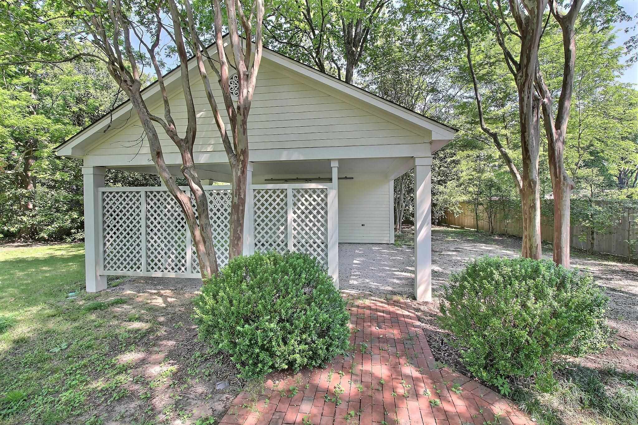 348 N Rowlett St Property Photo 35