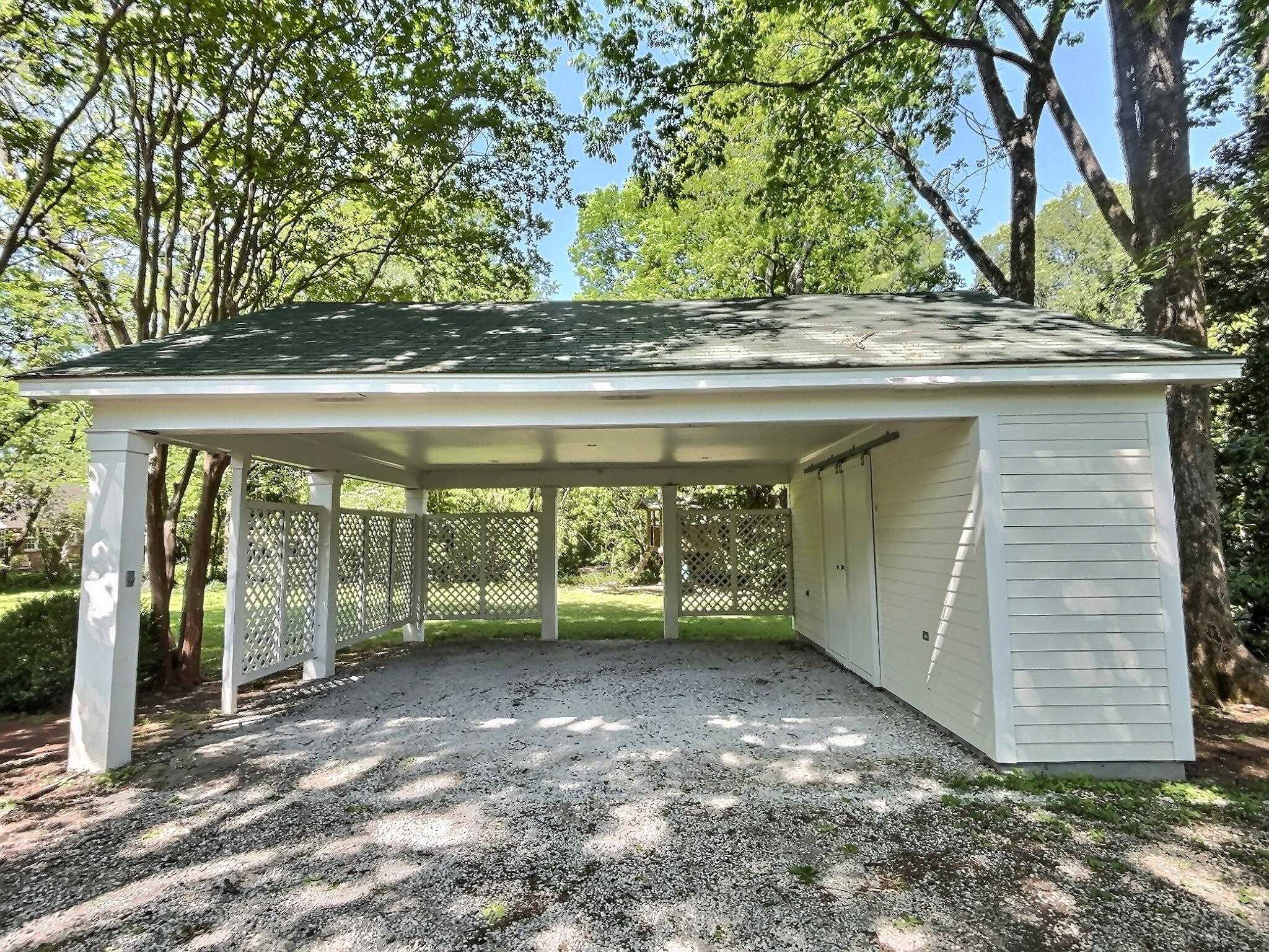 348 N Rowlett St Property Photo 36