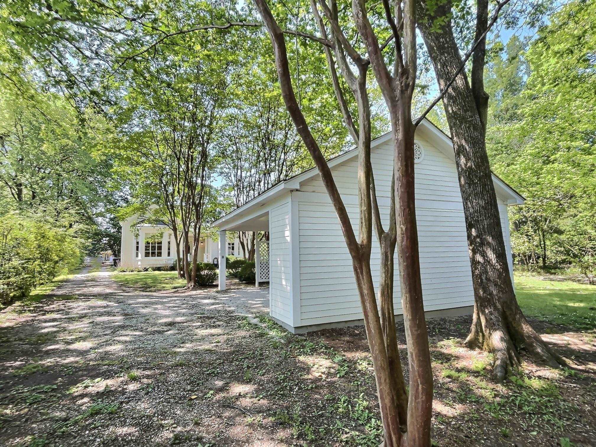 348 N Rowlett St Property Photo 38