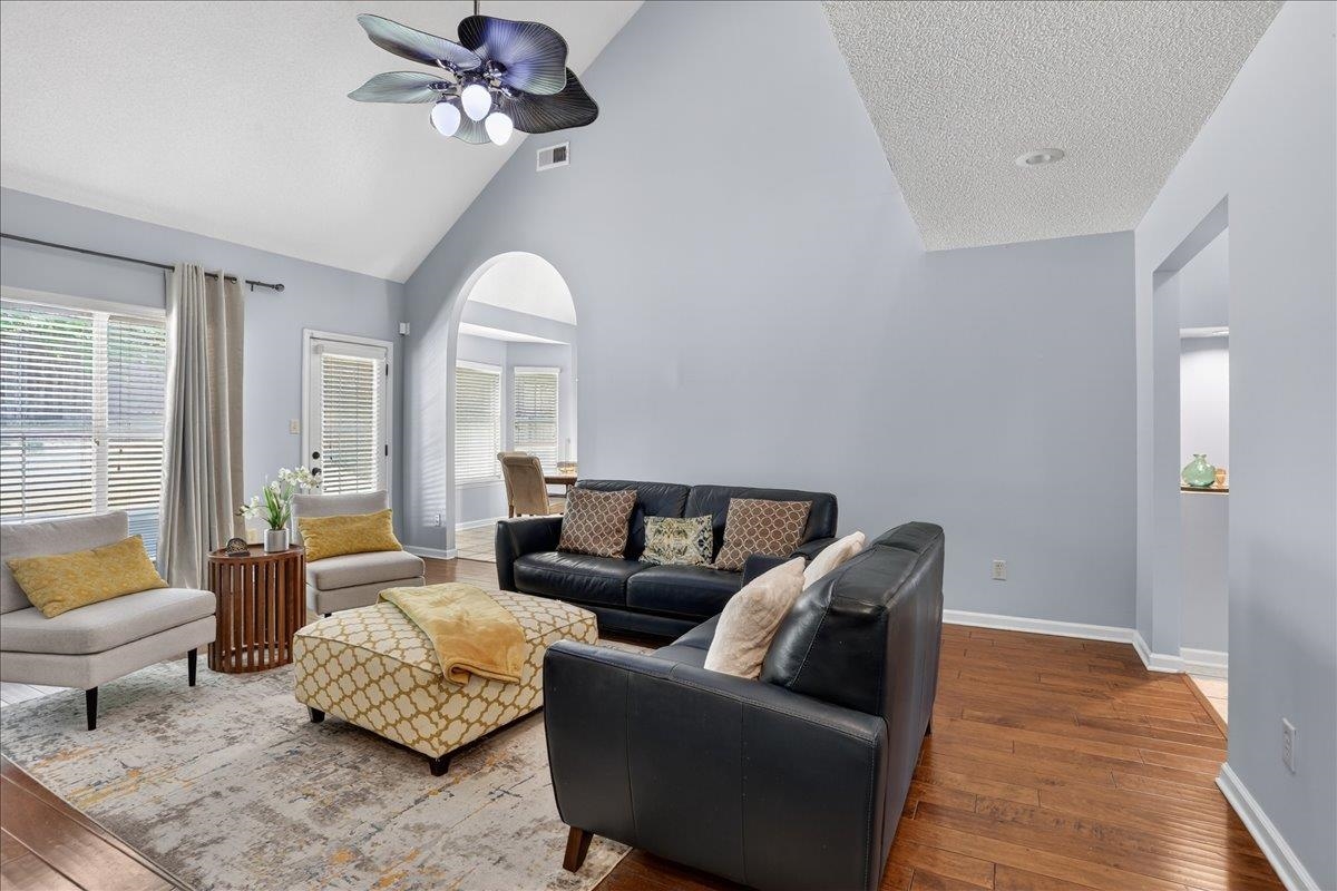 5898 Peterson Ridge Ln Property Photo 10