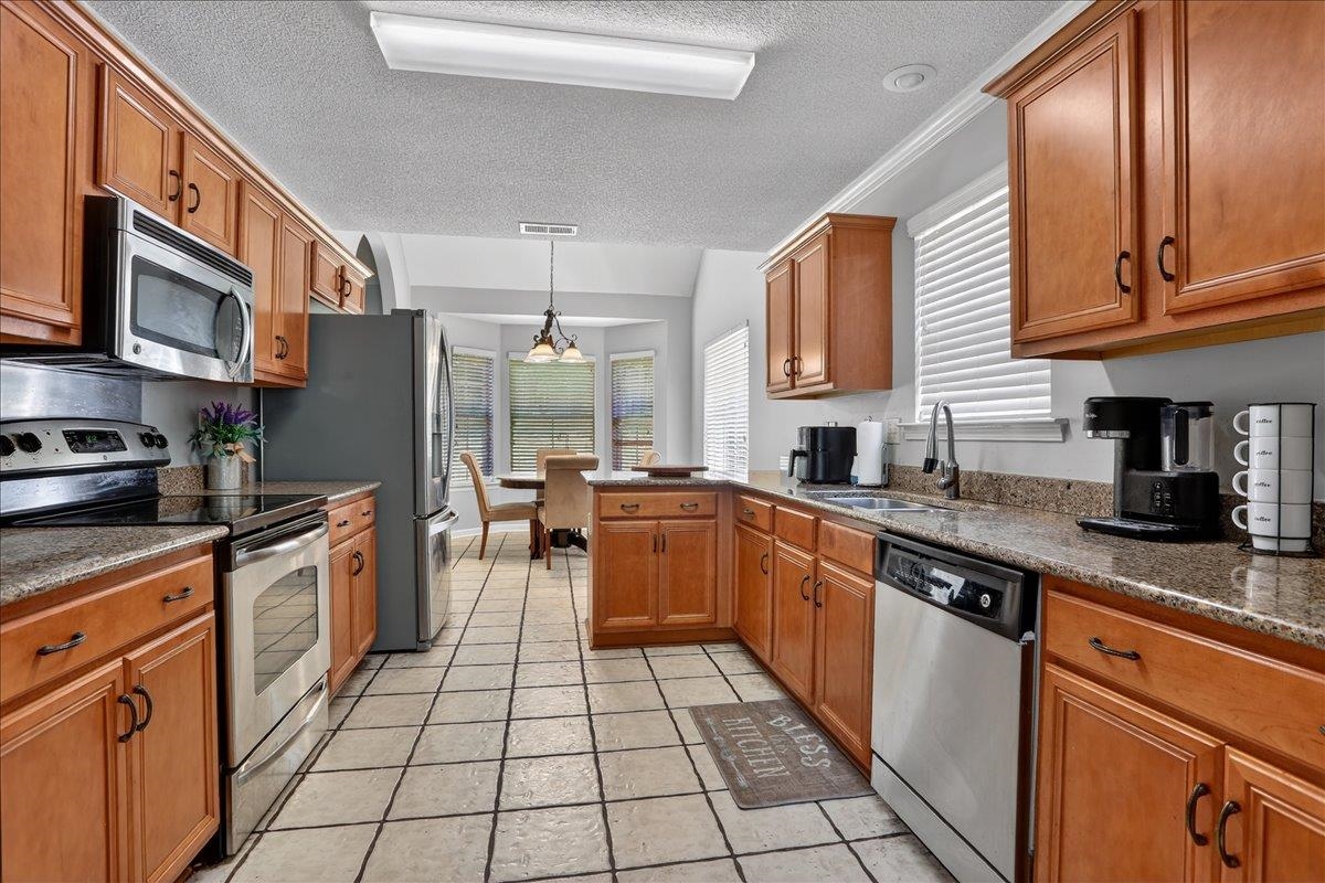 5898 Peterson Ridge Ln Property Photo 13