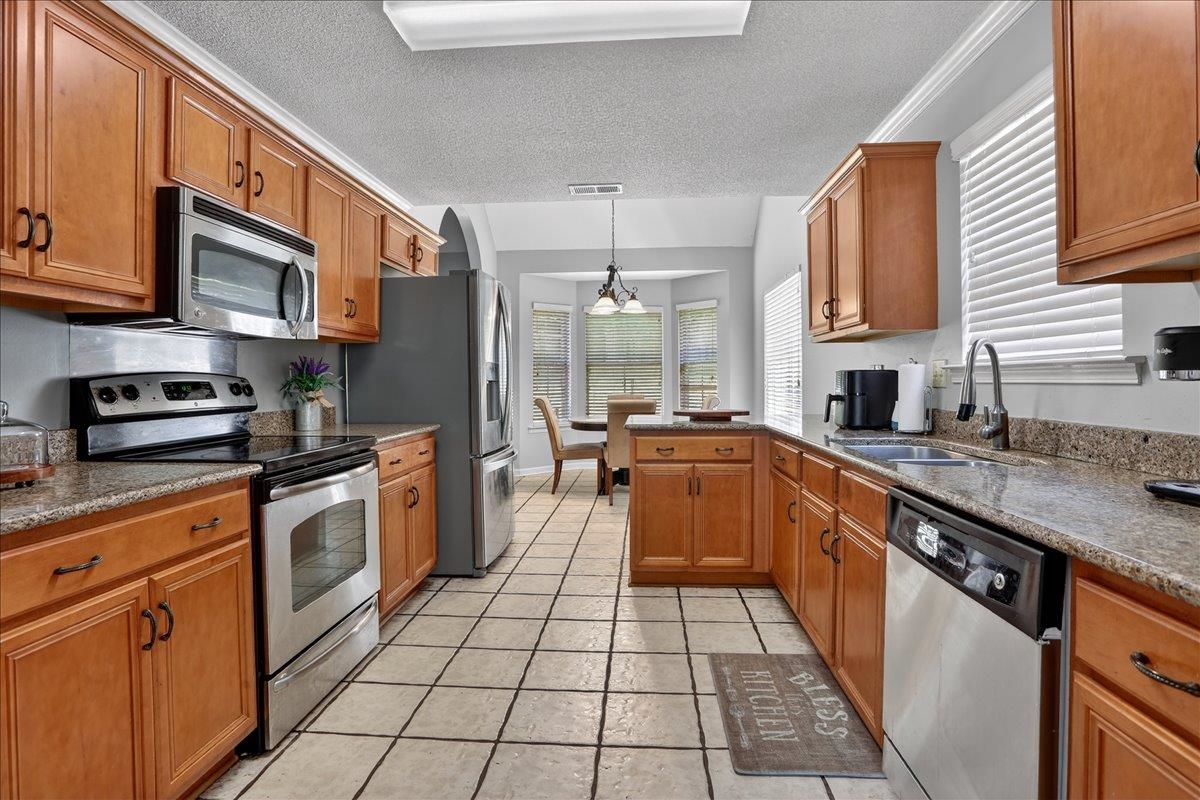 5898 Peterson Ridge Ln Property Photo 14