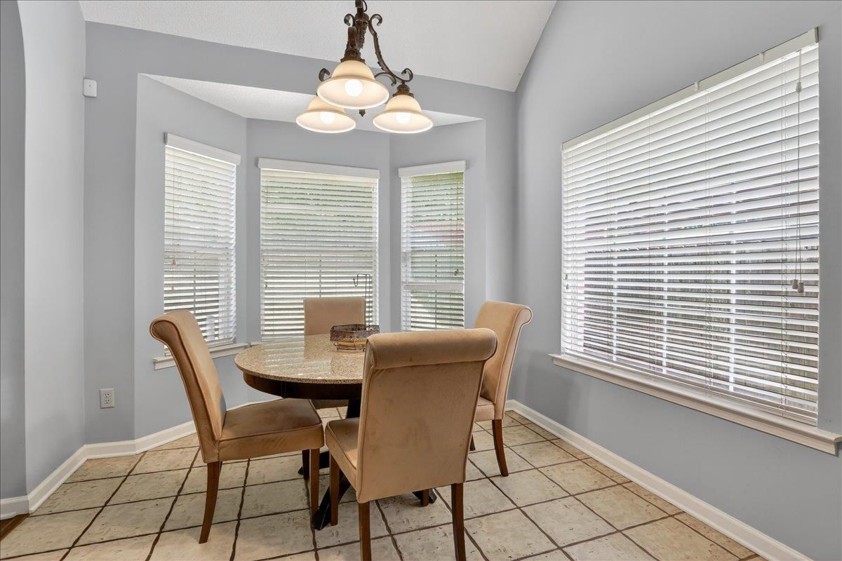5898 Peterson Ridge Ln Property Photo 16