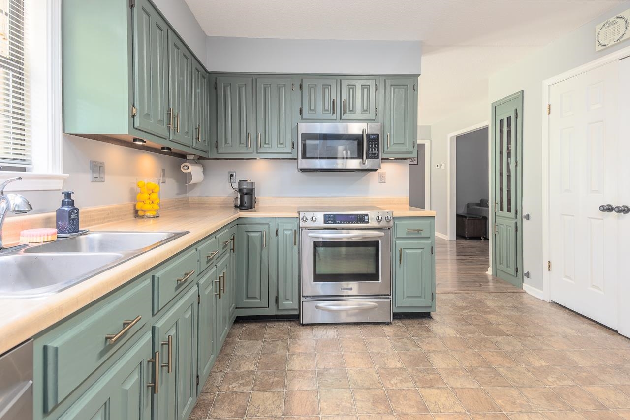 3577 Englishill Dr Property Photo 12