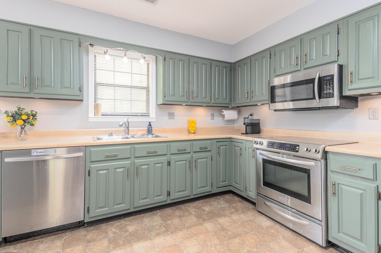3577 Englishill Dr Property Photo 13