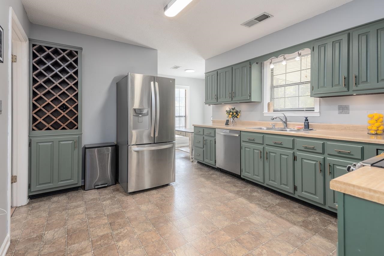 3577 Englishill Dr Property Photo 14