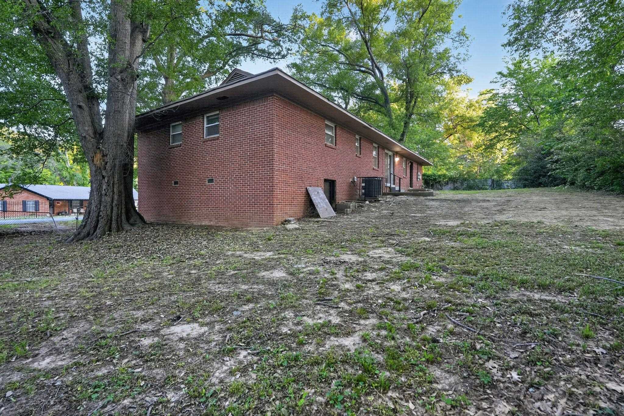 3710 Hermitage Dr Property Photo 5