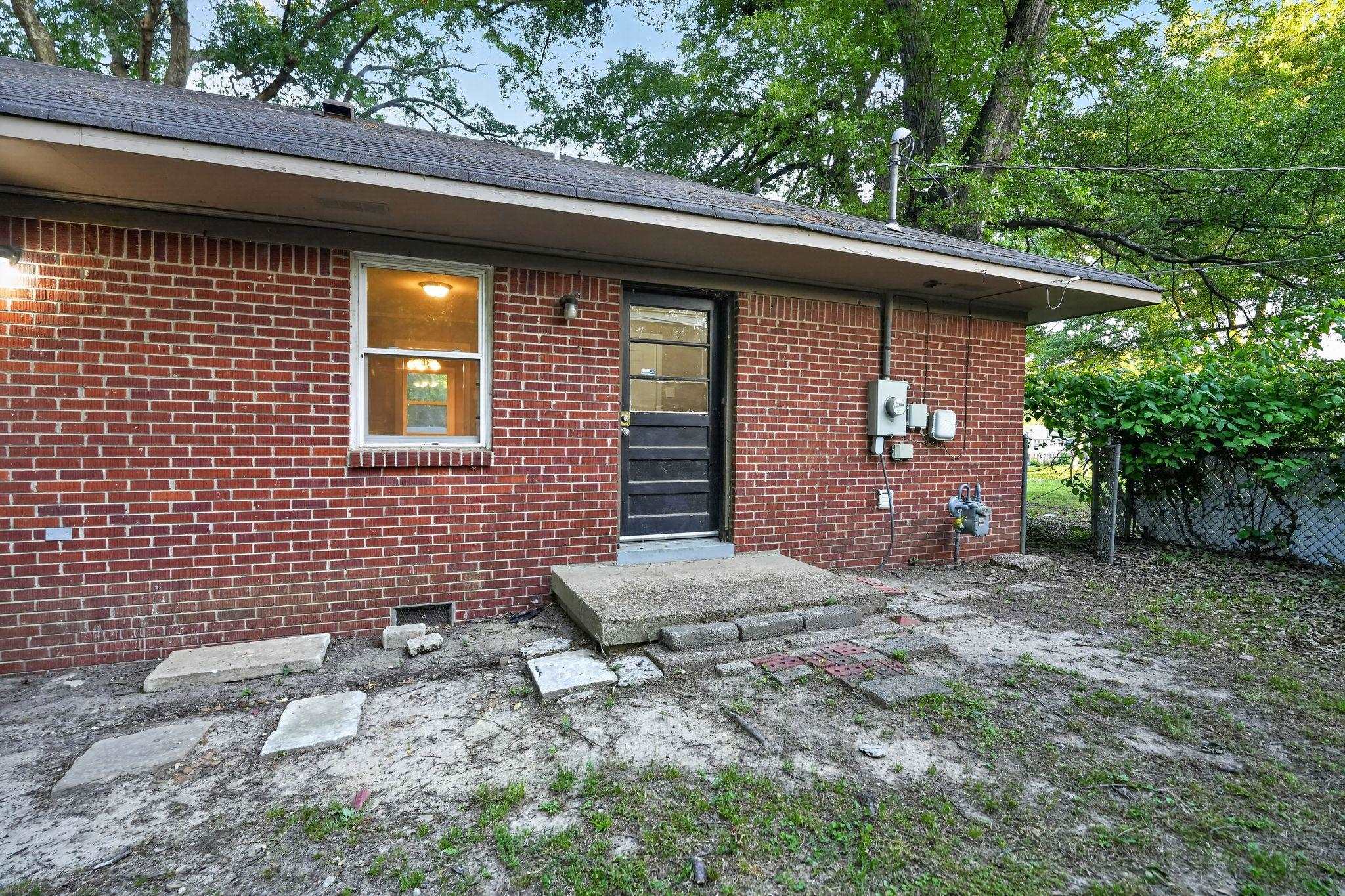3710 Hermitage Dr Property Photo 6