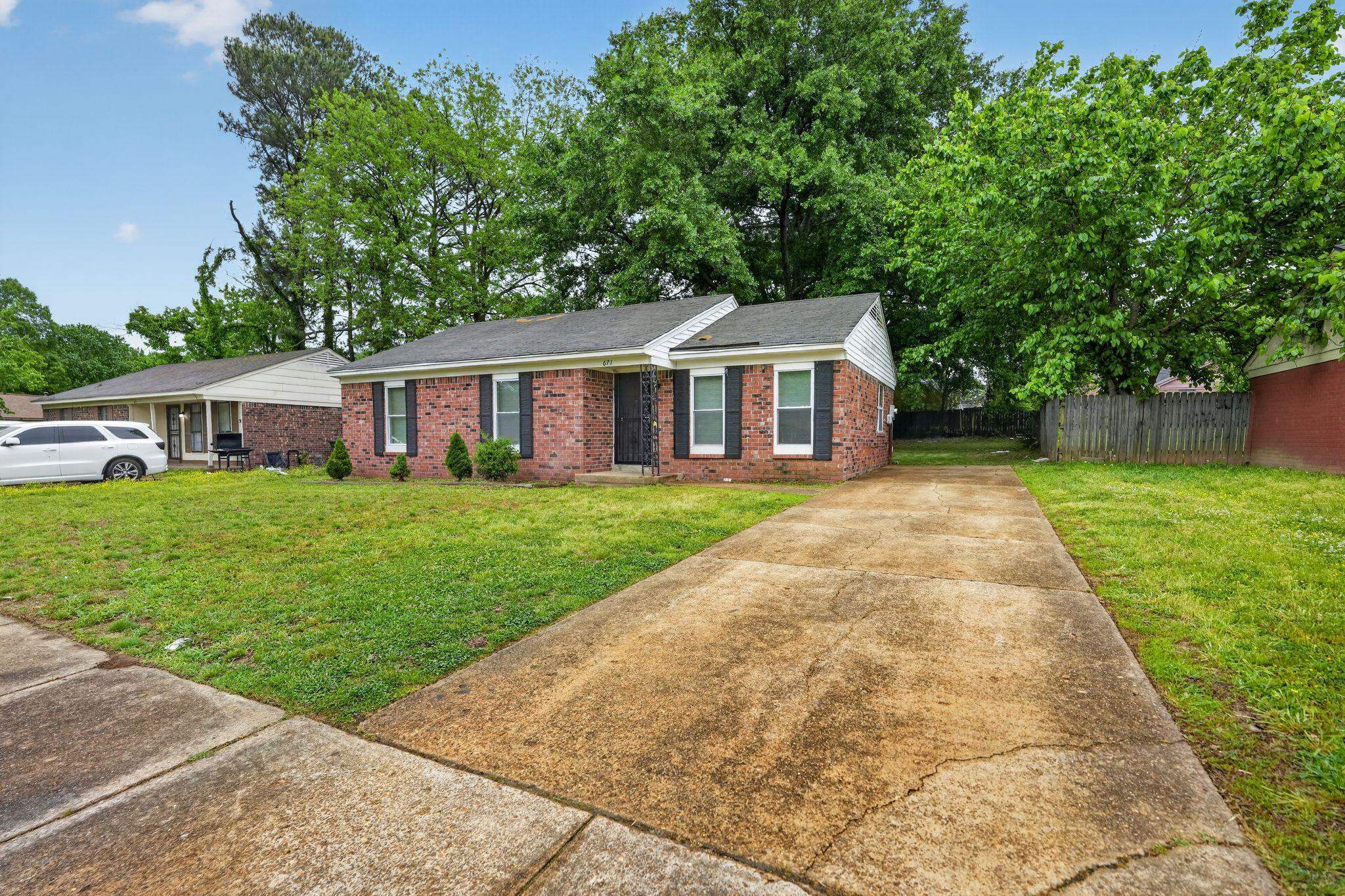 671 Whiteside Cv Property Photo 2