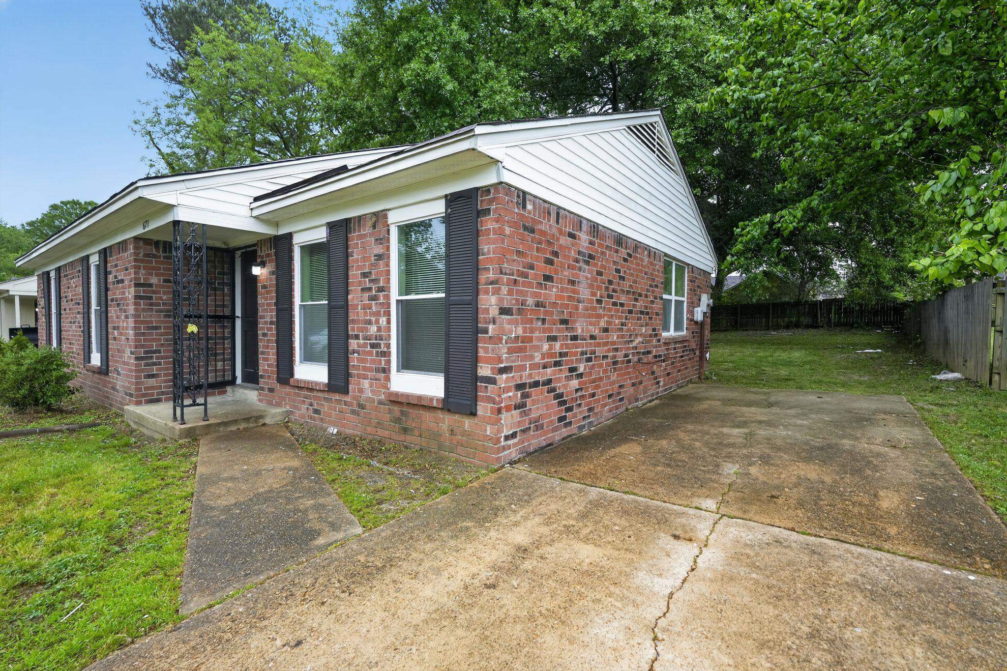 671 Whiteside Cv Property Photo 3