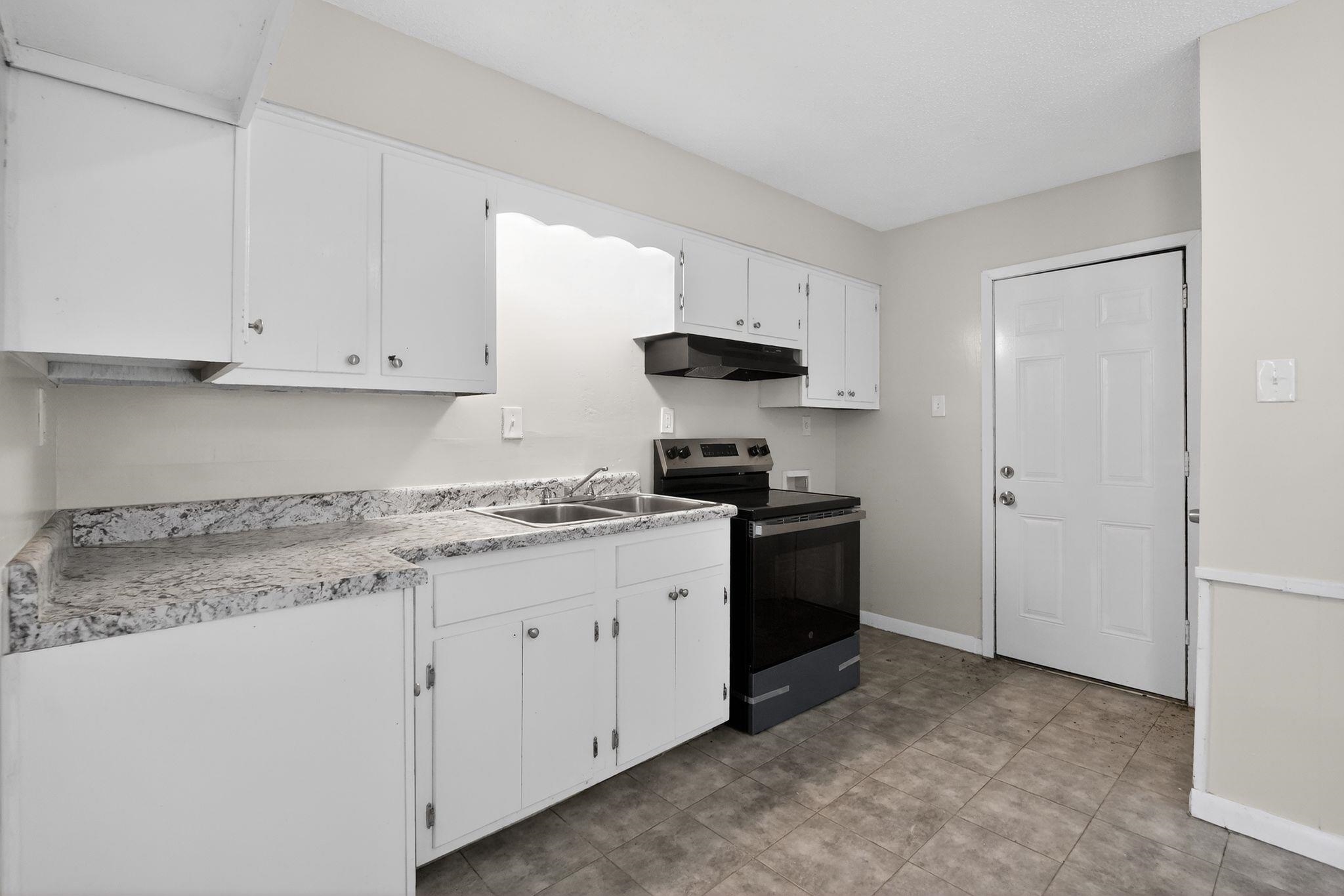 671 Whiteside Cv Property Photo 17