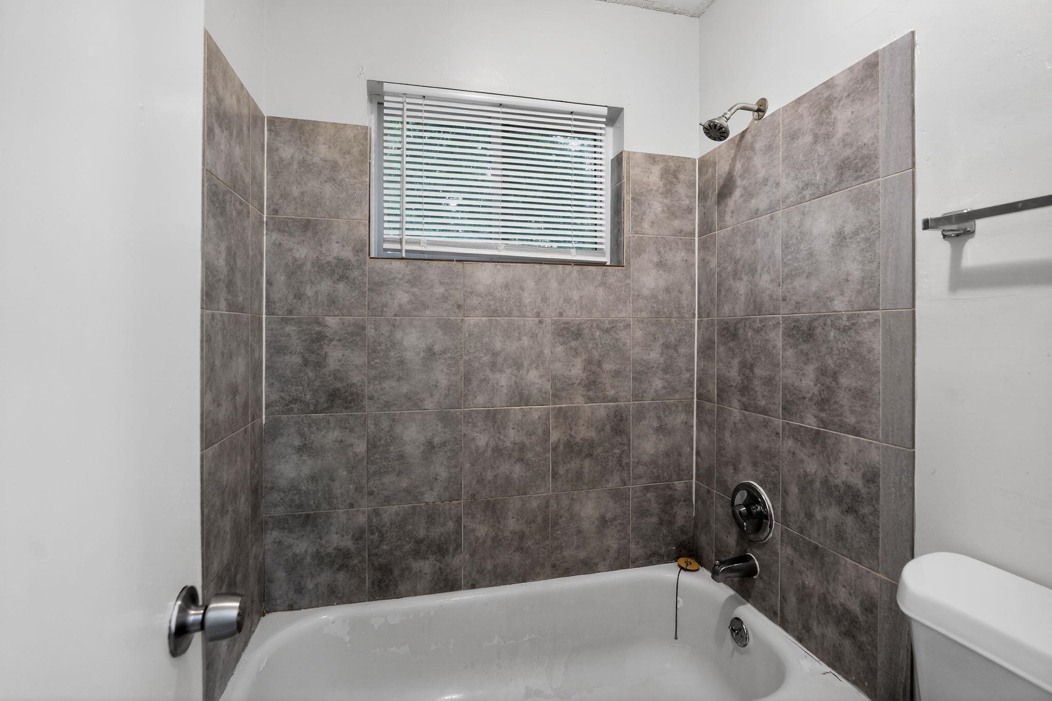 671 Whiteside Cv Property Photo 32