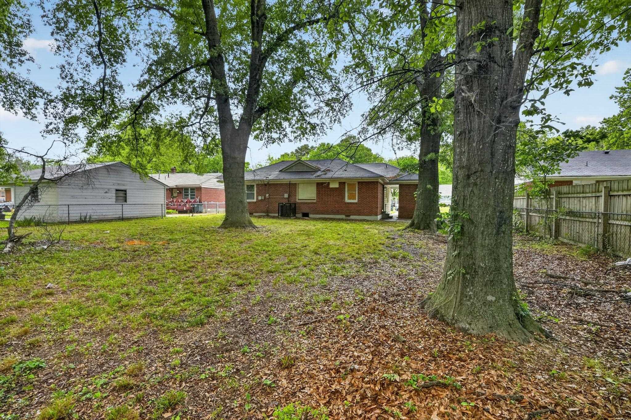 3047 S Edgeware Rd Property Photo 6
