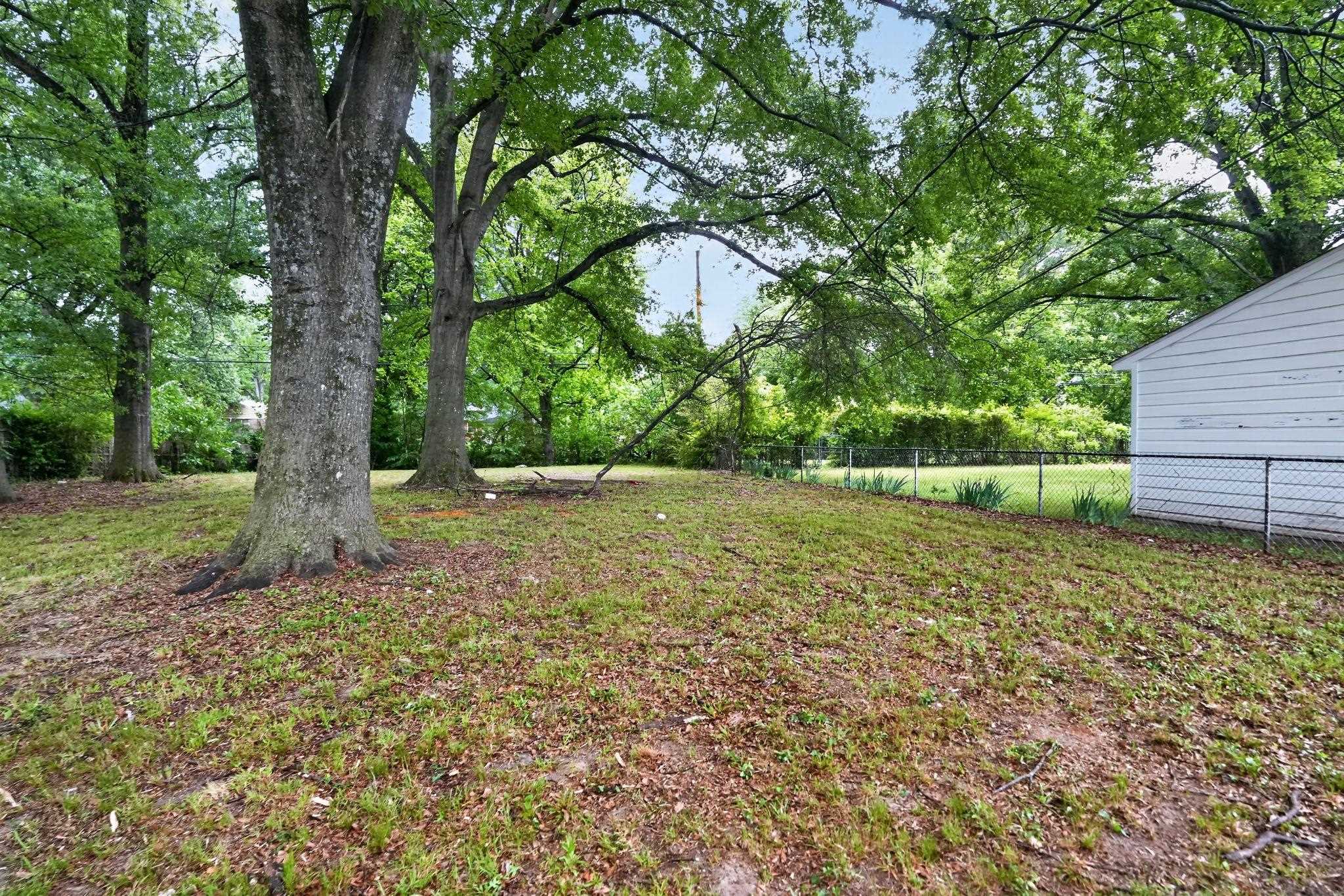 3047 S Edgeware Rd Property Photo 8