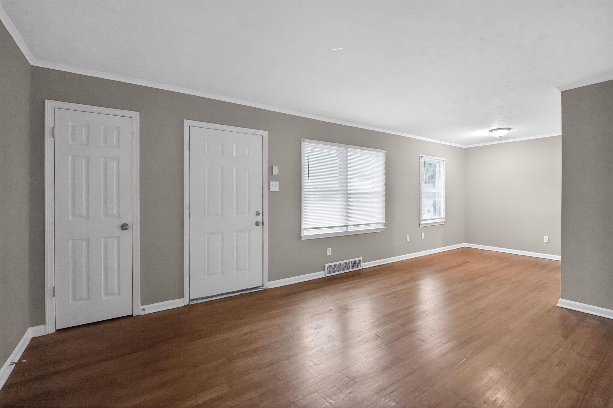 3047 S Edgeware Rd Property Photo 13