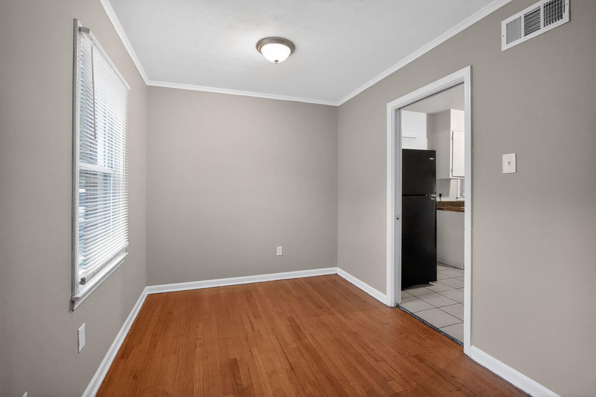 3047 S Edgeware Rd Property Photo 14