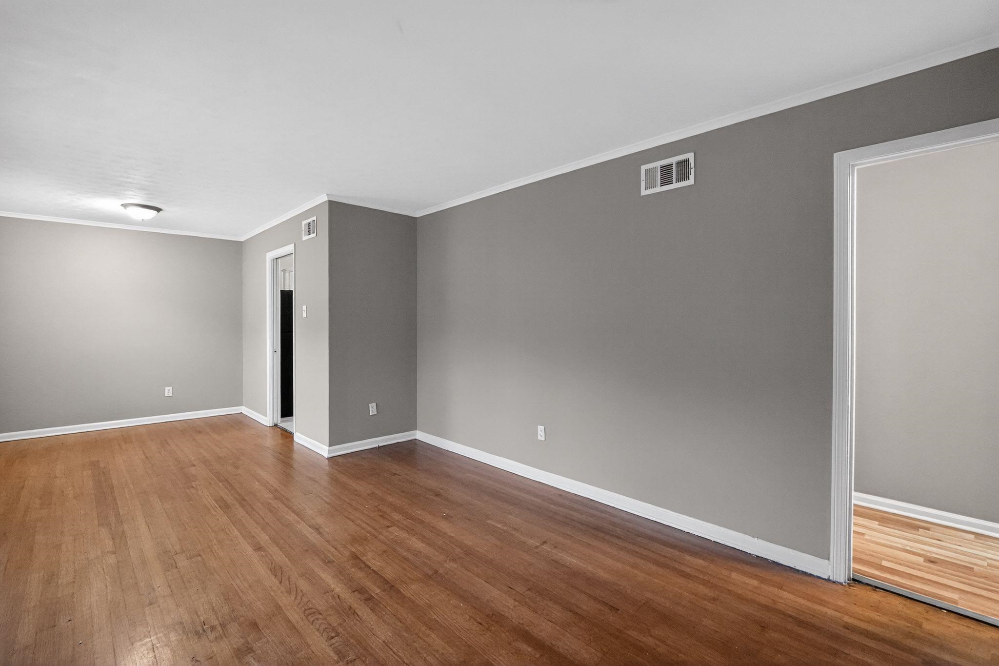 3047 S Edgeware Rd Property Photo 15
