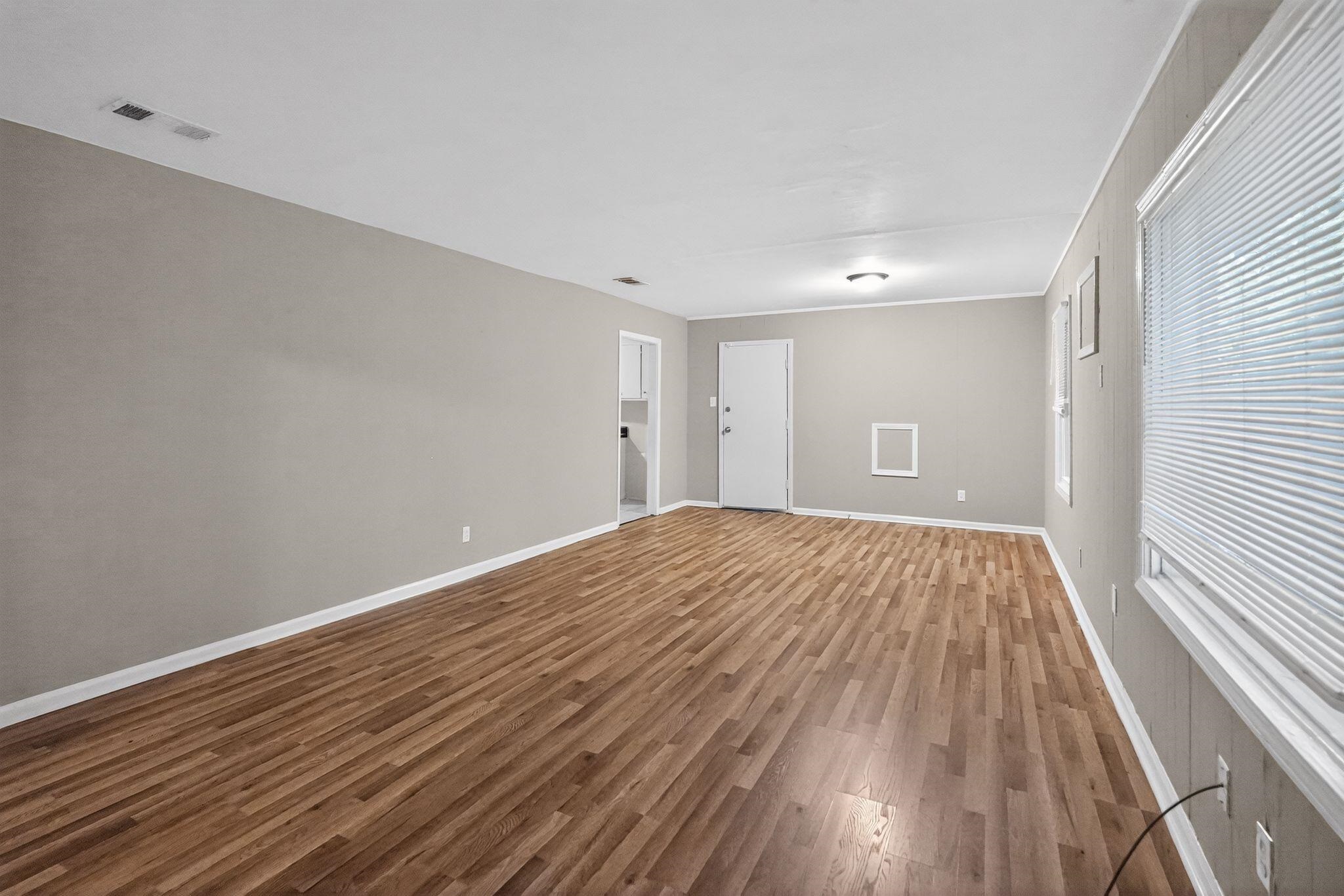 3047 S Edgeware Rd Property Photo 16