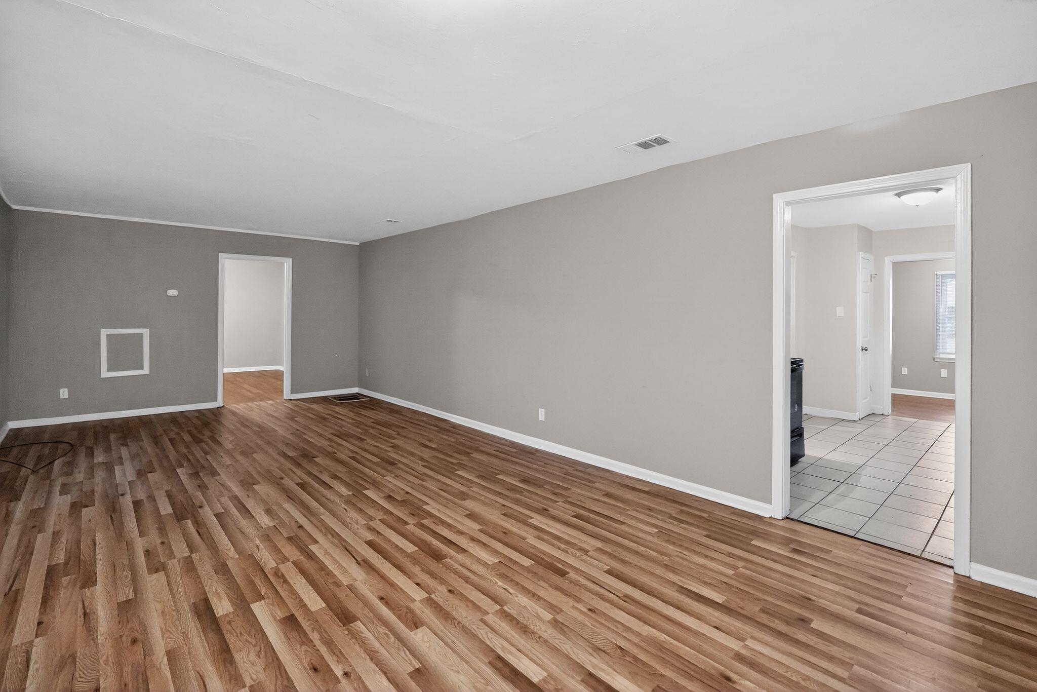 3047 S Edgeware Rd Property Photo 17