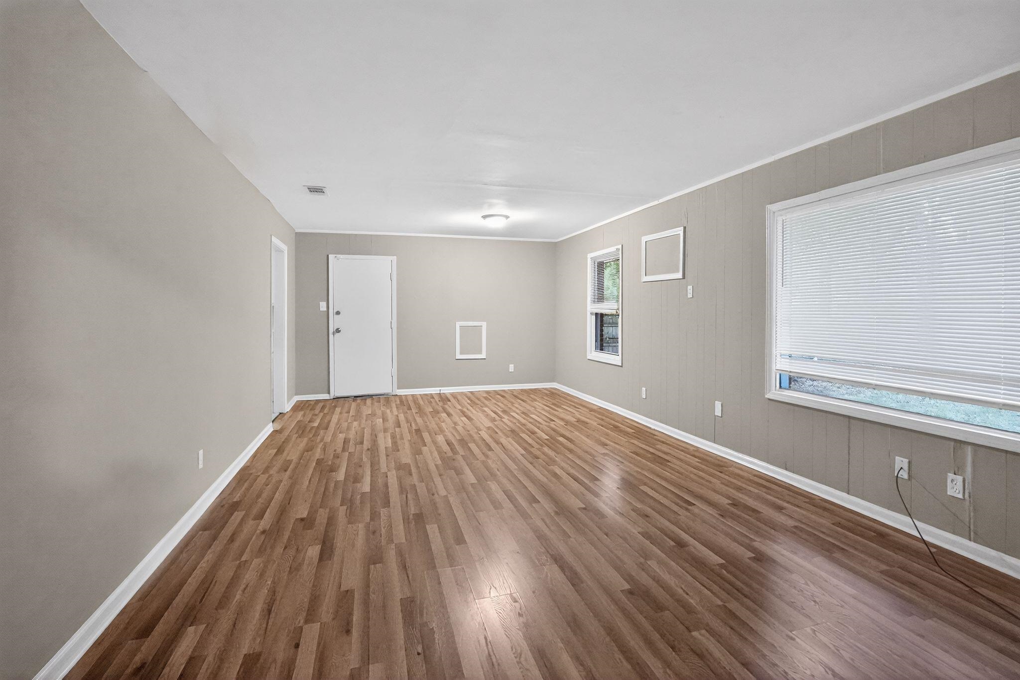 3047 S Edgeware Rd Property Photo 18