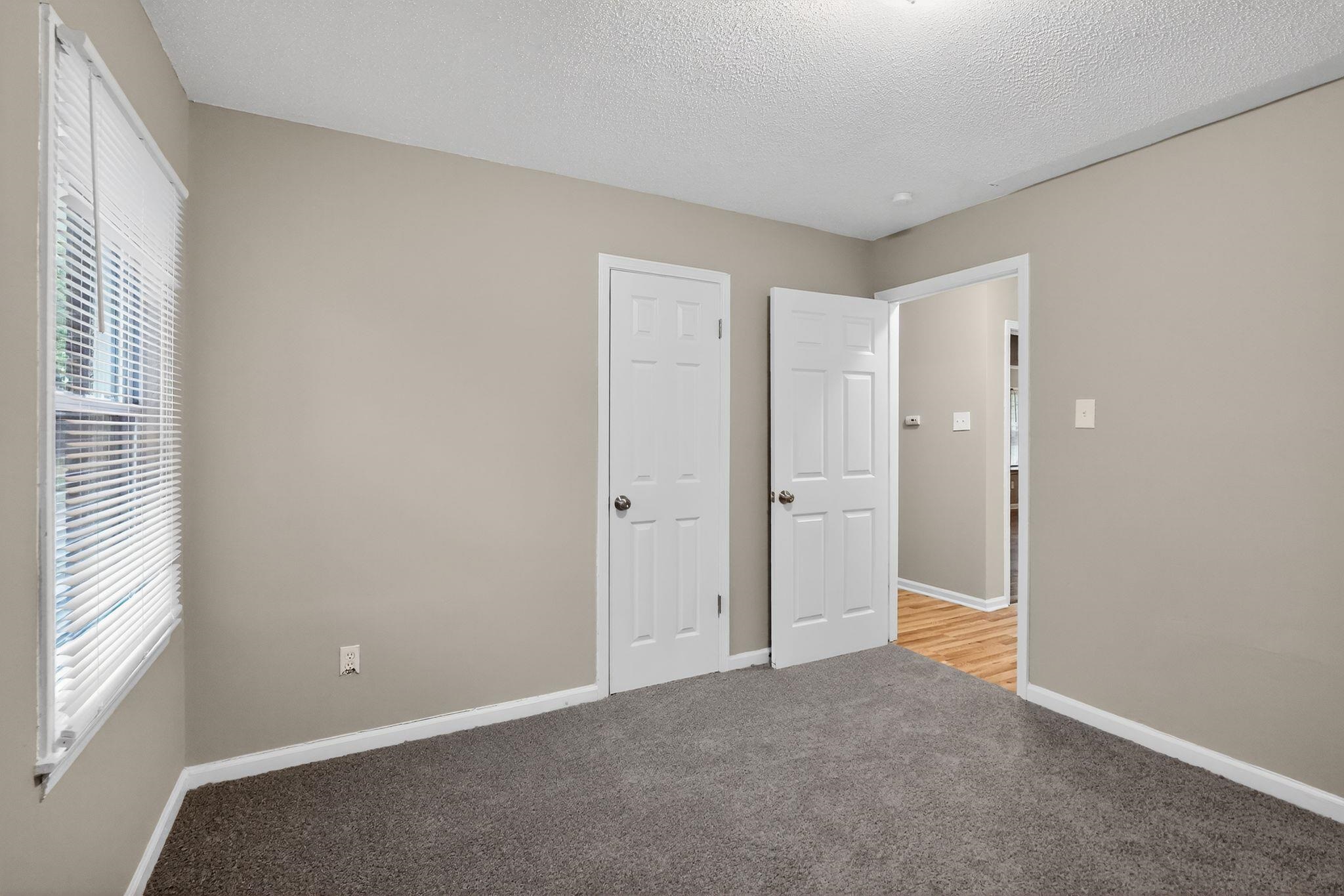 3047 S Edgeware Rd Property Photo 29
