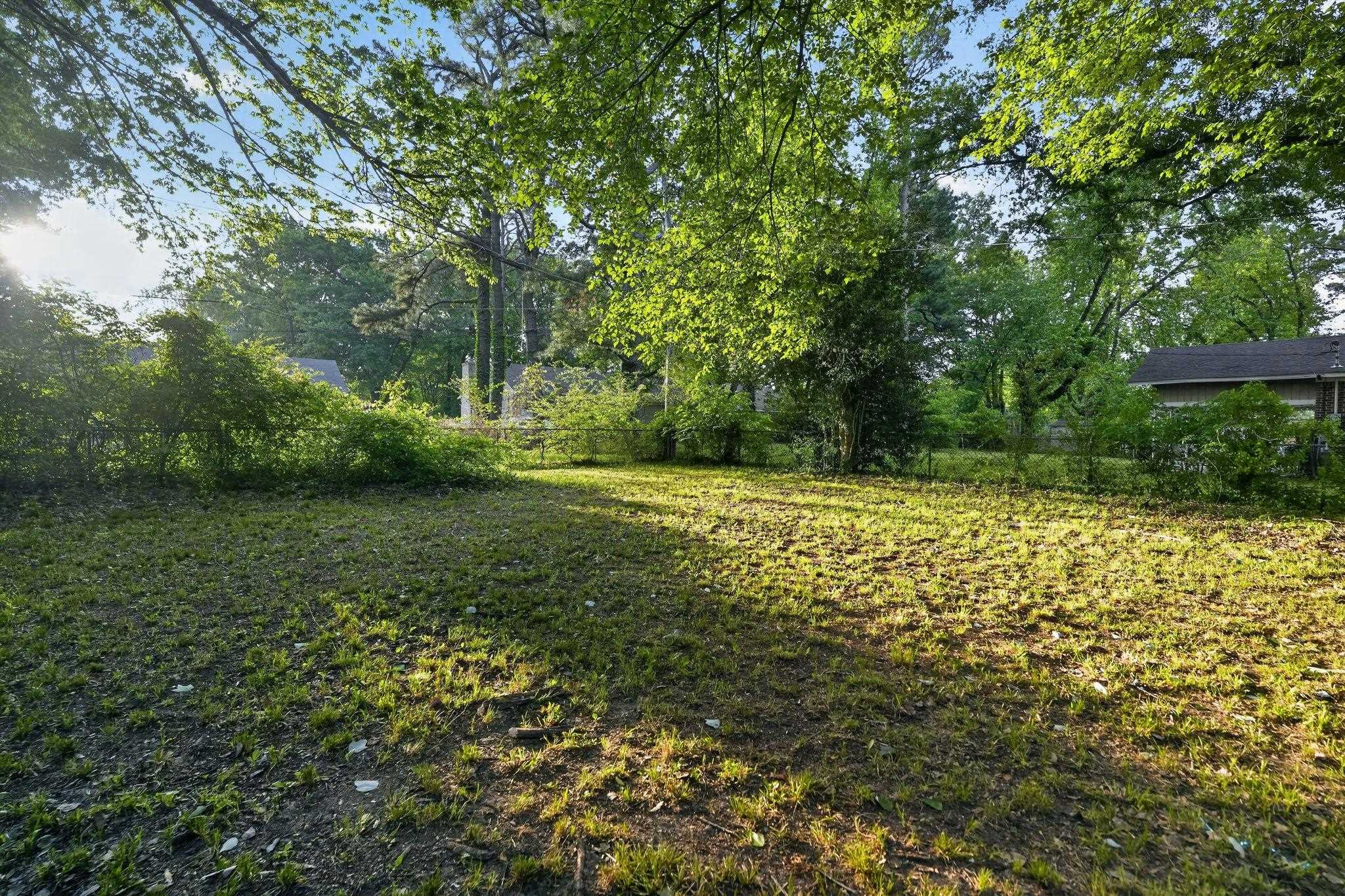 4960 Loch Lomond Dr Property Photo 6