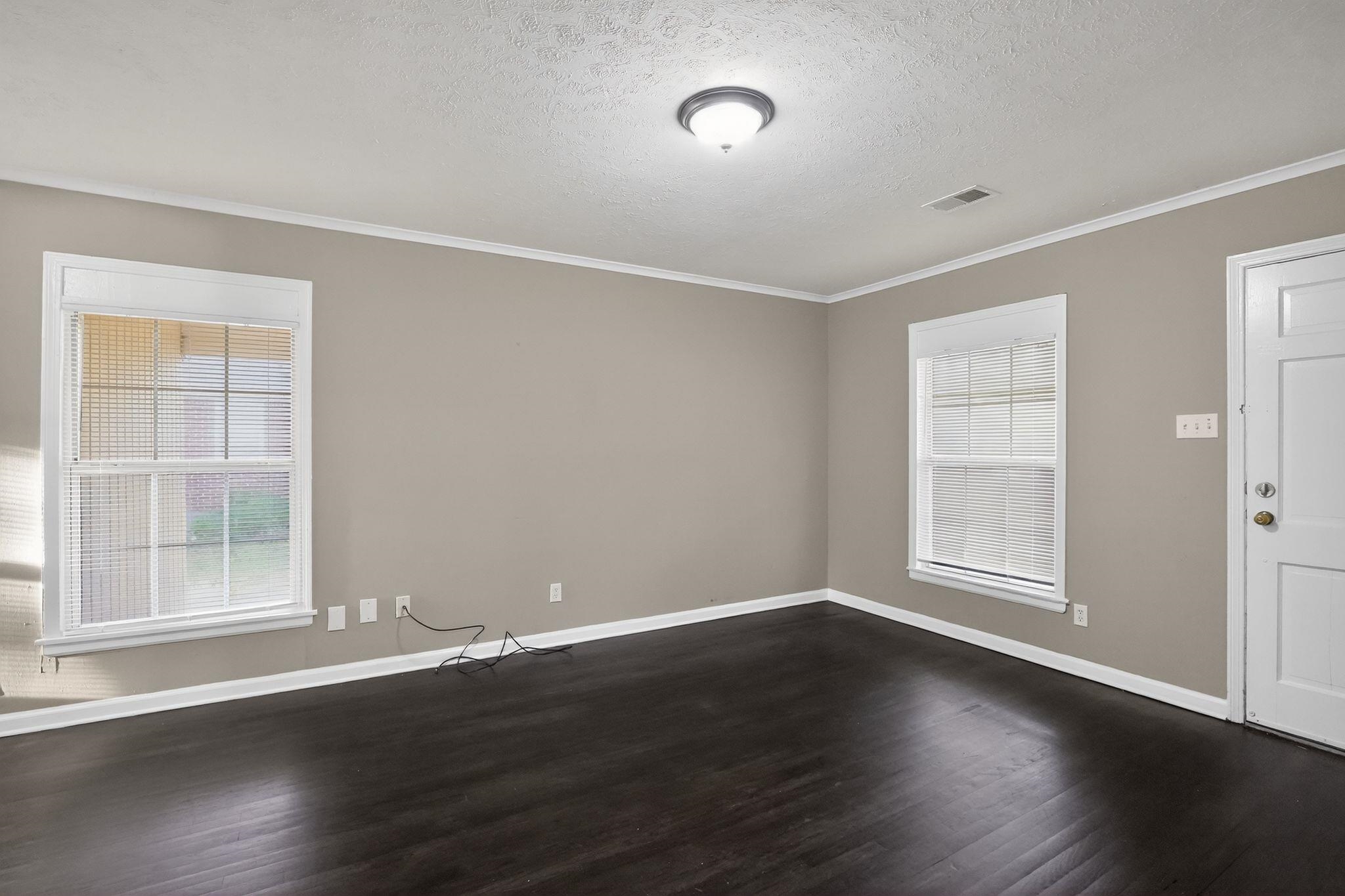 4960 Loch Lomond Dr Property Photo 14