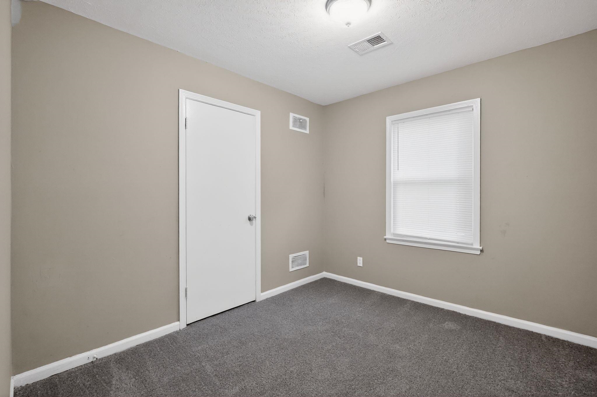 4960 Loch Lomond Dr Property Photo 15