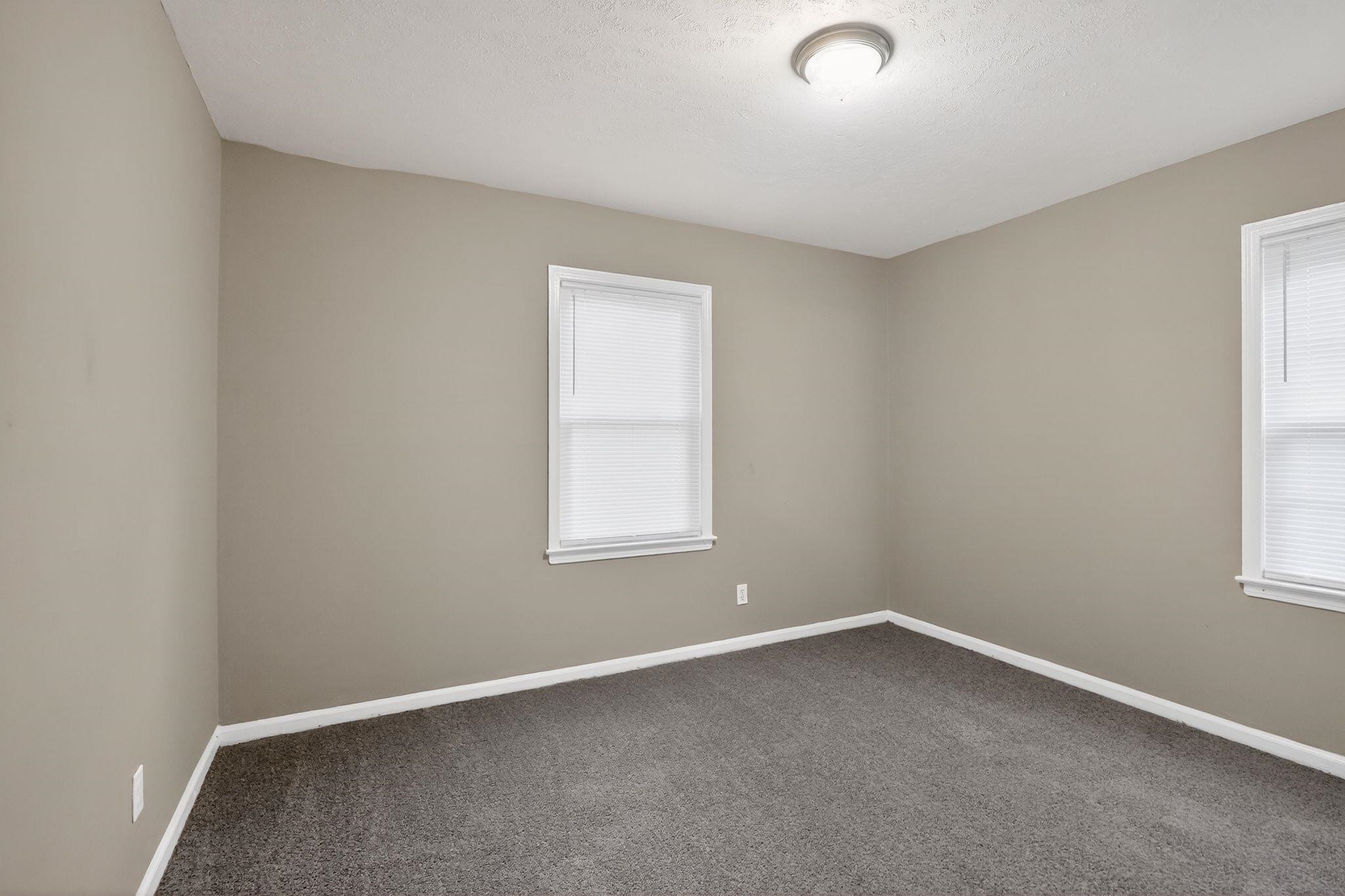 4960 Loch Lomond Dr Property Photo 16