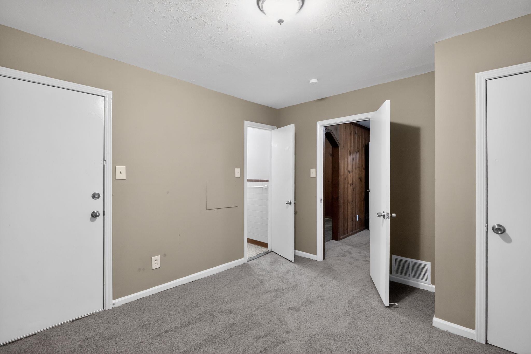 4960 Loch Lomond Dr Property Photo 24