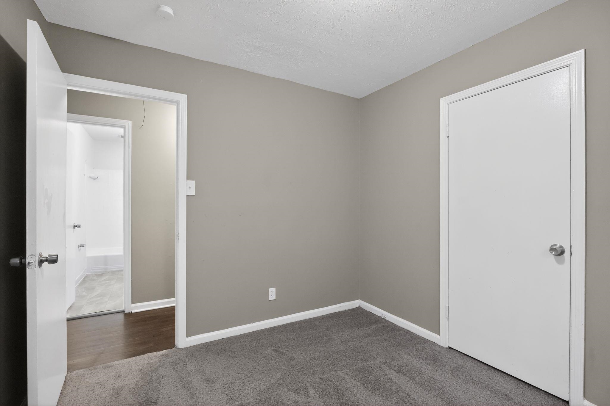 4960 Loch Lomond Dr Property Photo 25