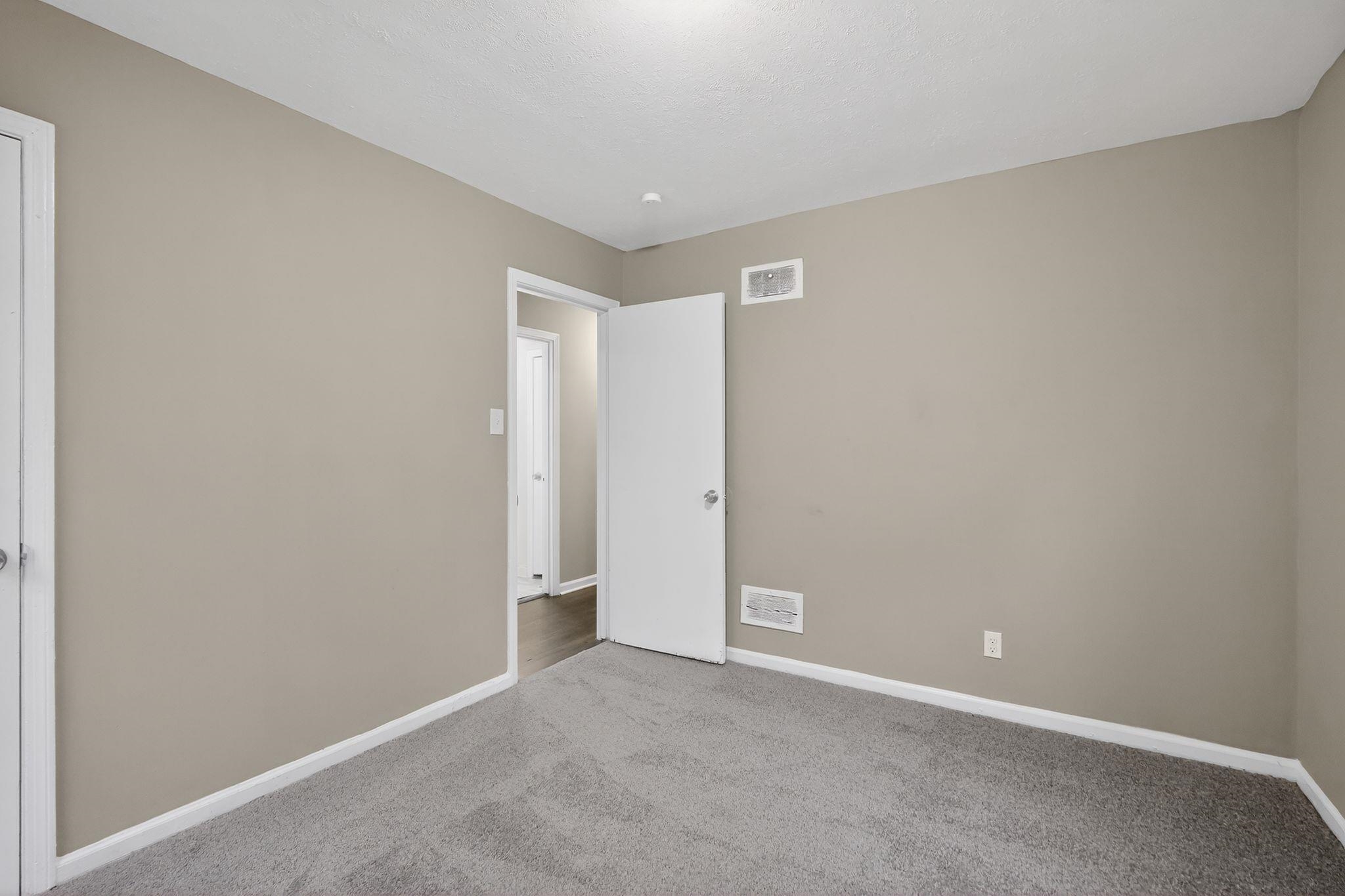 4960 Loch Lomond Dr Property Photo 26