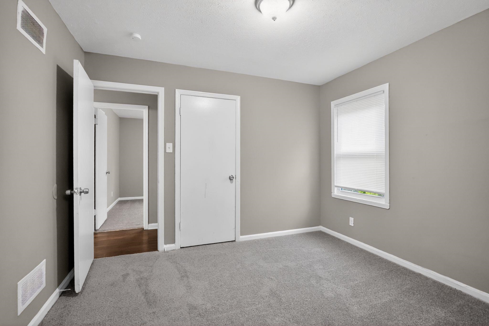 4960 Loch Lomond Dr Property Photo 27