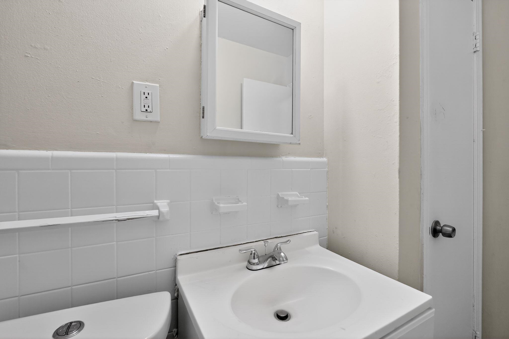 4960 Loch Lomond Dr Property Photo 29