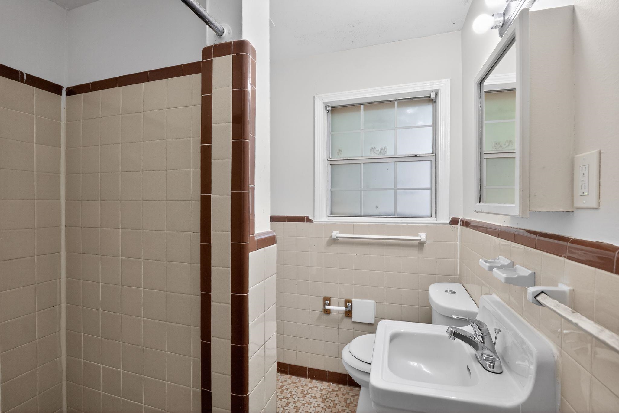 4960 Loch Lomond Dr Property Photo 31