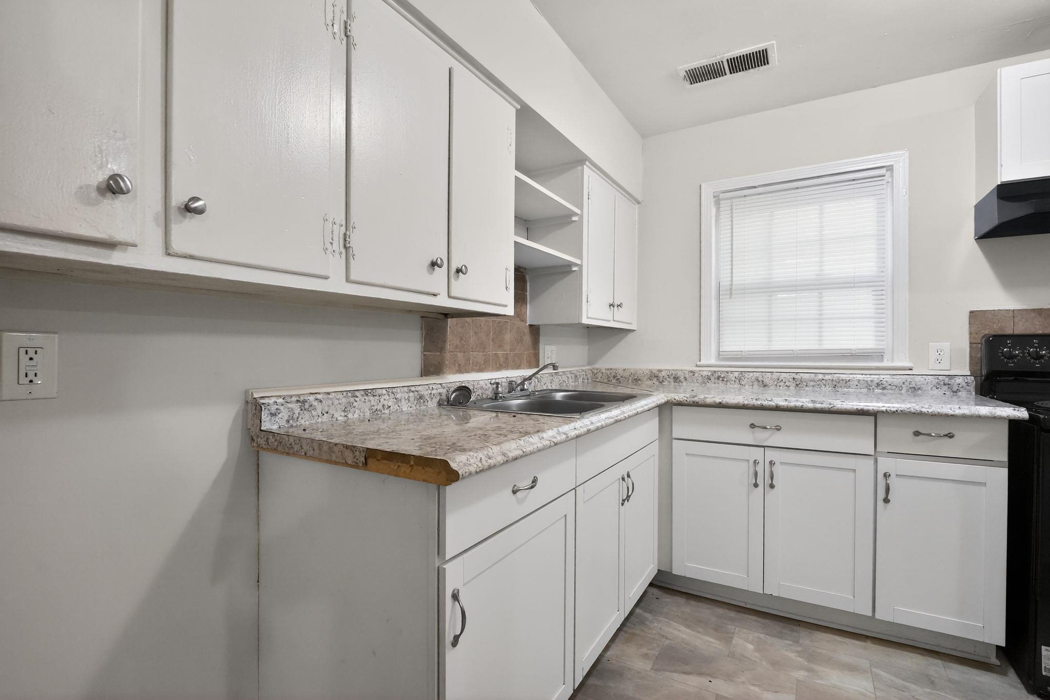 4960 Loch Lomond Dr Property Photo 33